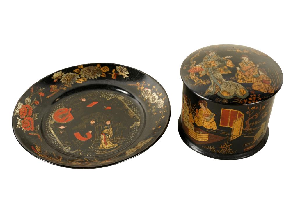 TWO JAPANESE LACQUERED PIECEScomprising 334d68