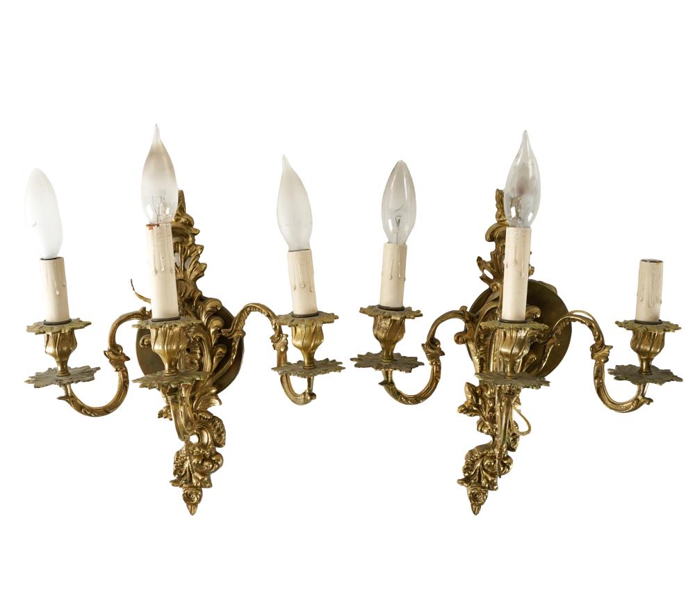 PAIR OF ROCOCO STYLE THREE LIGHT 334da5