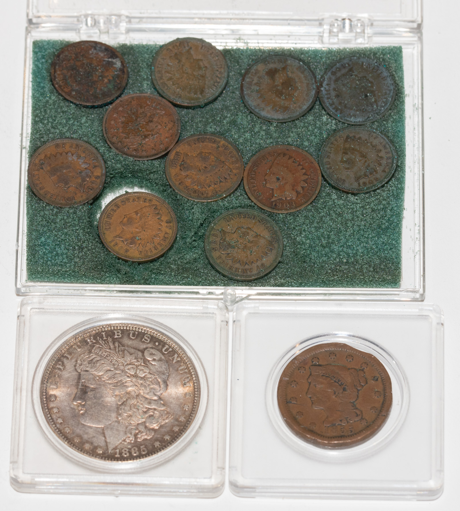 SMALL GROUP OF US COINS 1885 Morgan 334dca