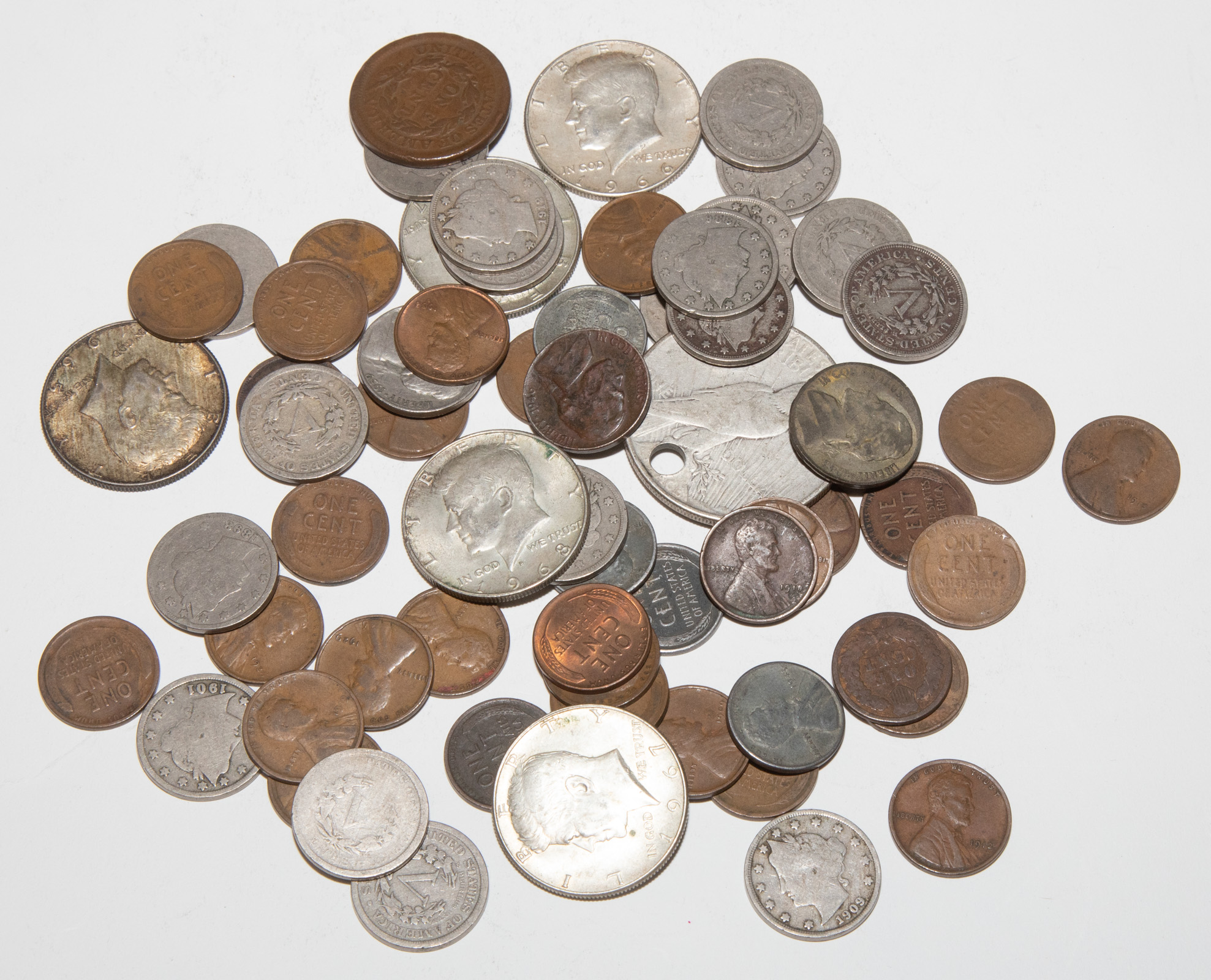 ASSORTMENT OF US COINS 17 V Nickels 334def