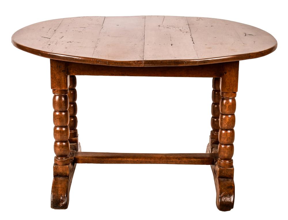 CONTINENTAL WALNUT BREAKFAST TABLECondition  334df0