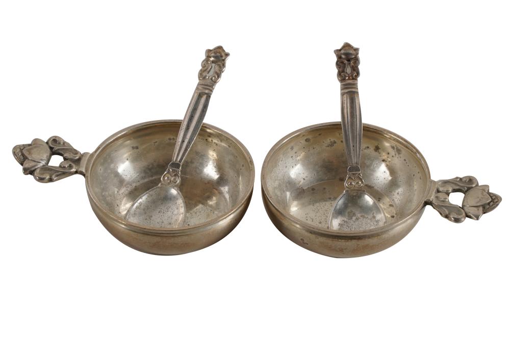 PAIR OF DANISH STERLING SALTS WITH 334e09