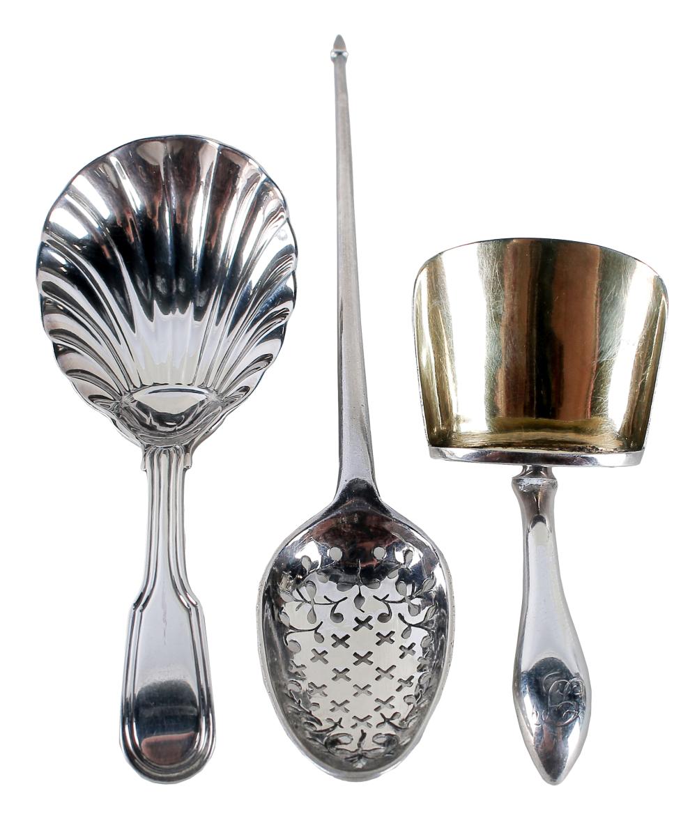 THREE ASSORTED SILVER ITEMScomprising