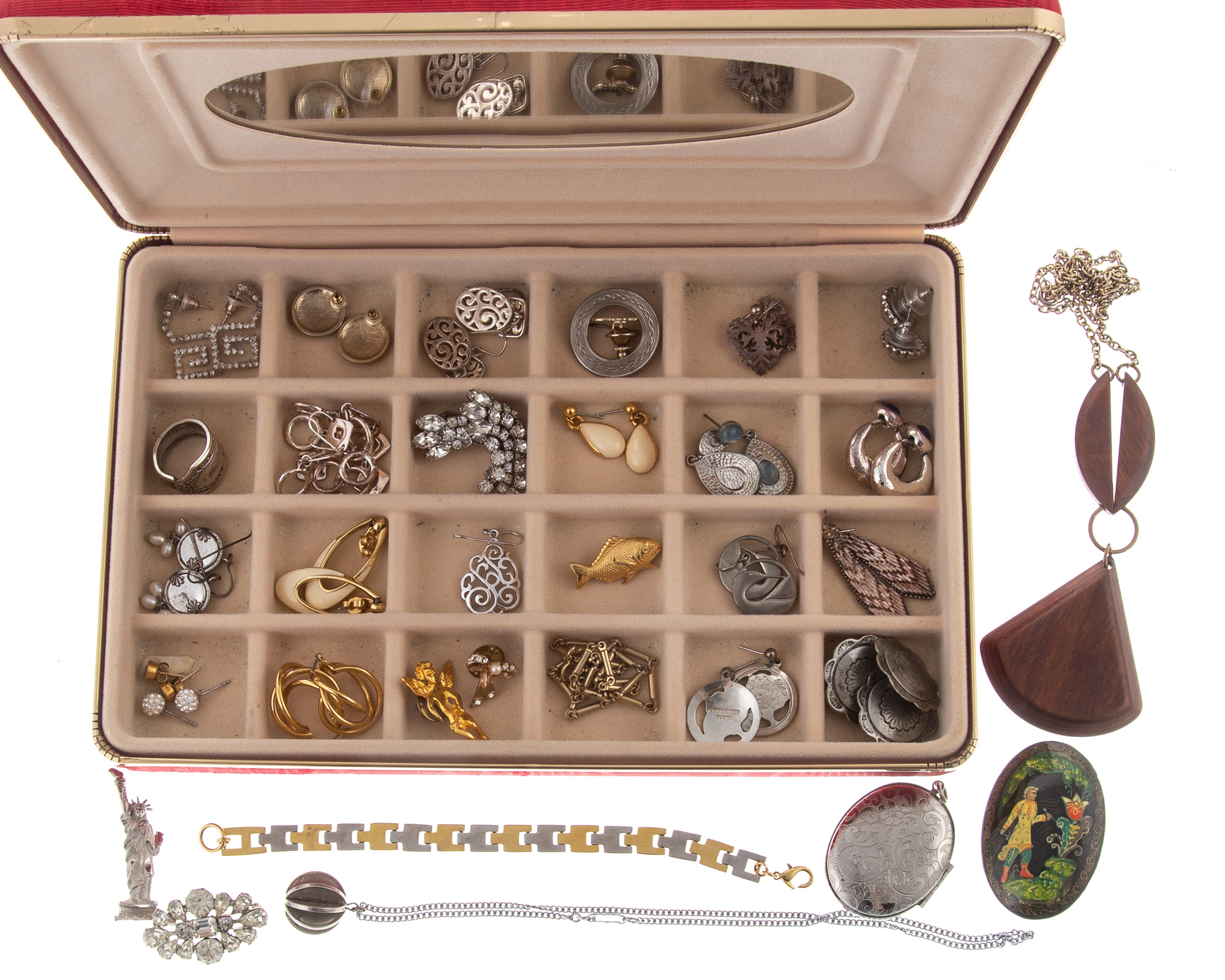 A SELECTION OF JEWELRY Includes