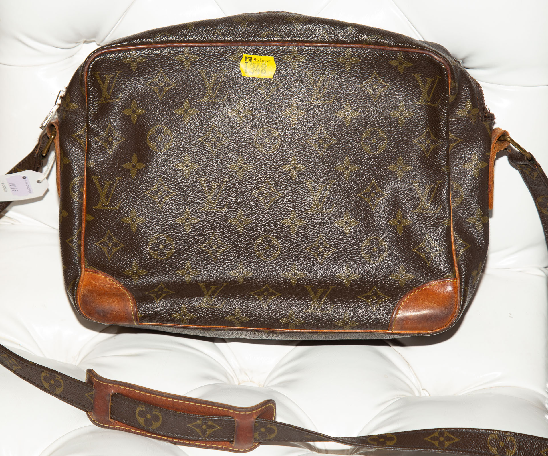 FOUR LOUIS VUITTON INSPIRED ITEMS 334f24