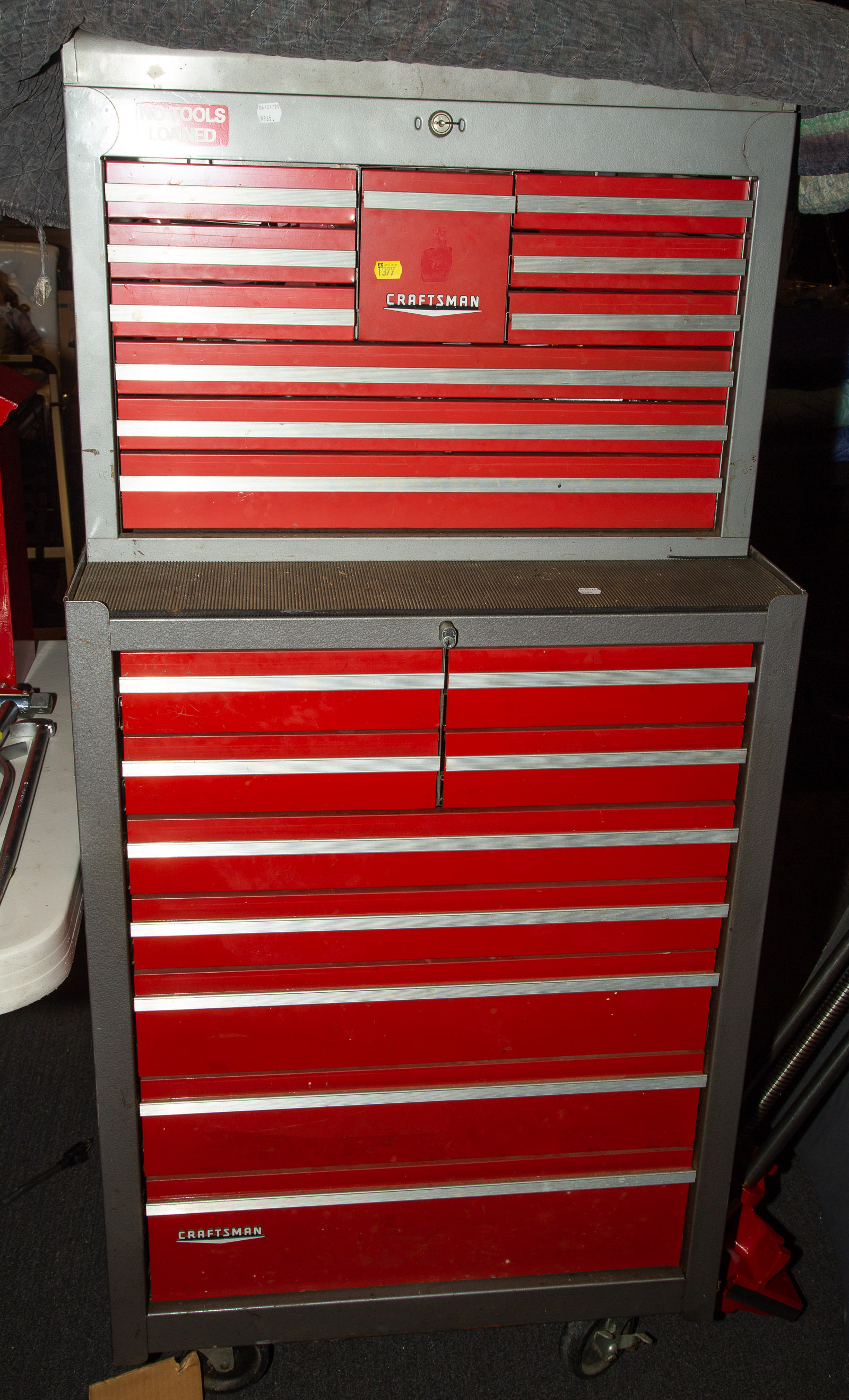 CRAFTSMAN TOOL BOX ON CASTERS 57