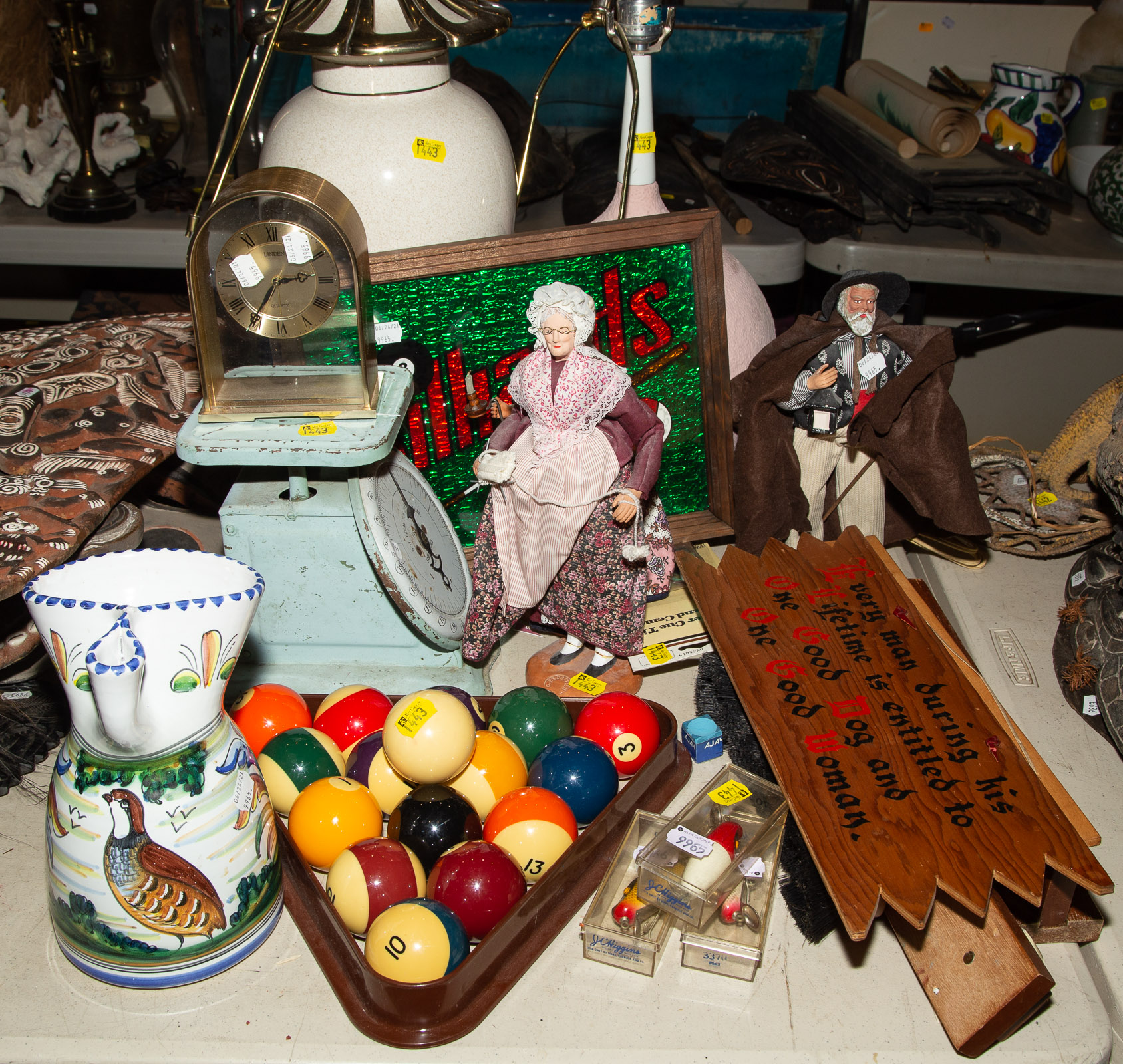 ASSORTED DECORATIVE & COLLECTIBLE ITEMS