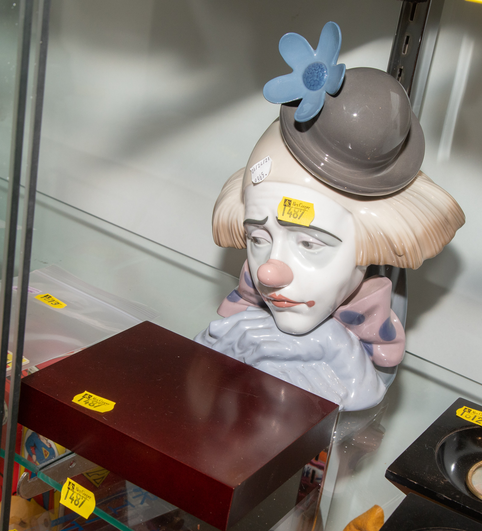 LLADRO CLOWN WITH STAND  334ff5