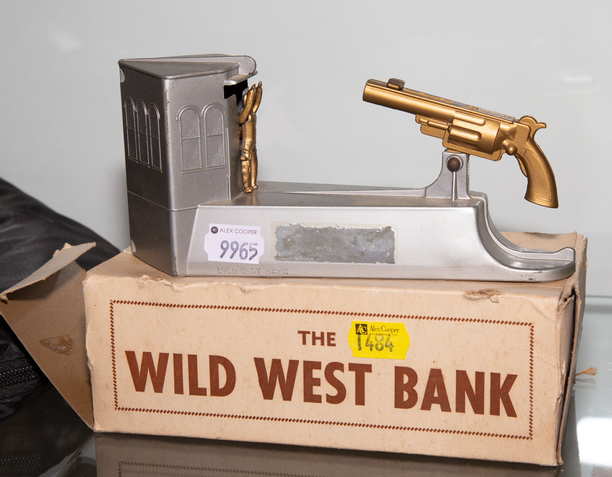 DURO MOLD METAL WILD WEST COIN BANK