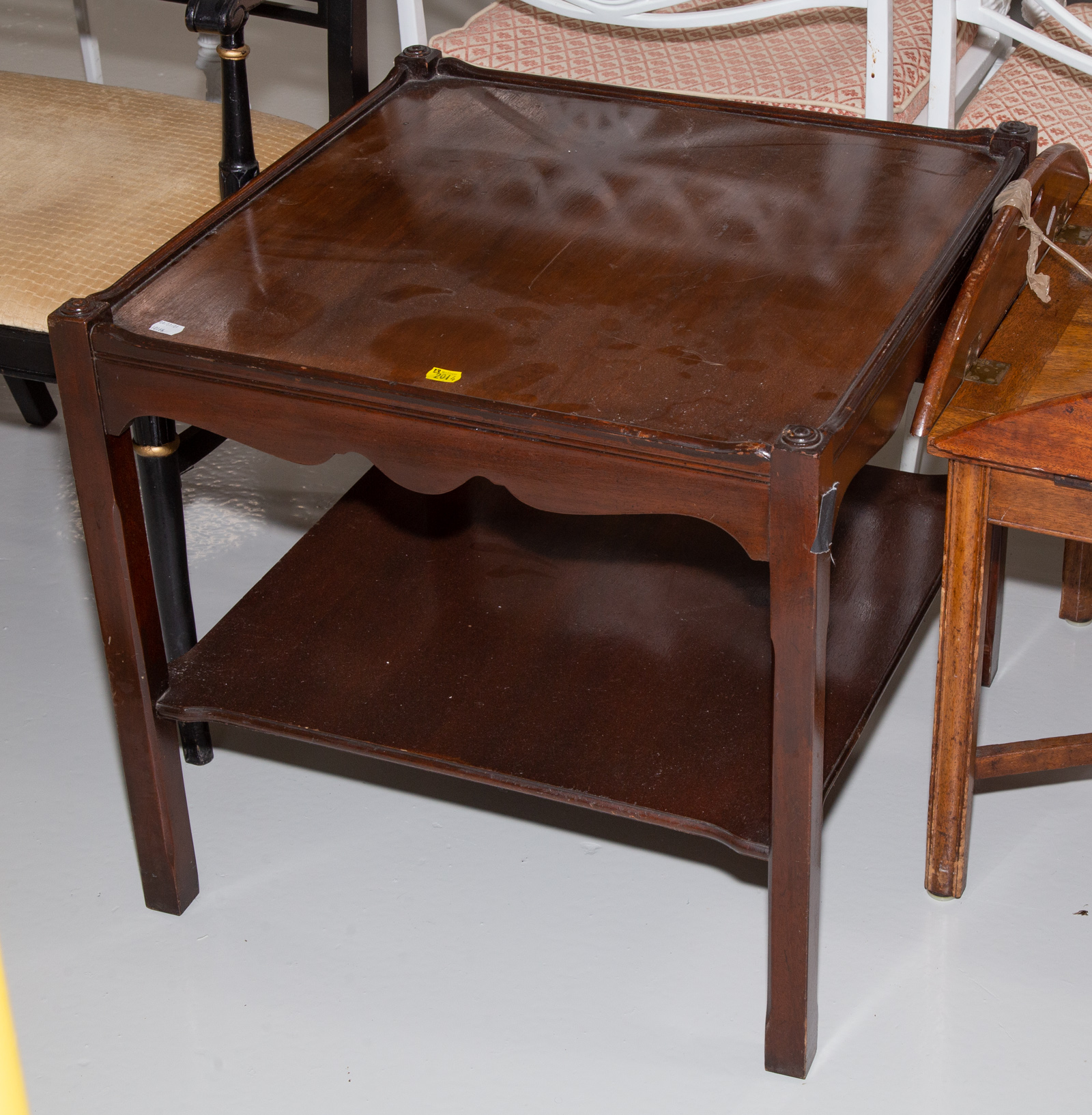 GEORGIAN STYLE MAHOGANY END TABLE