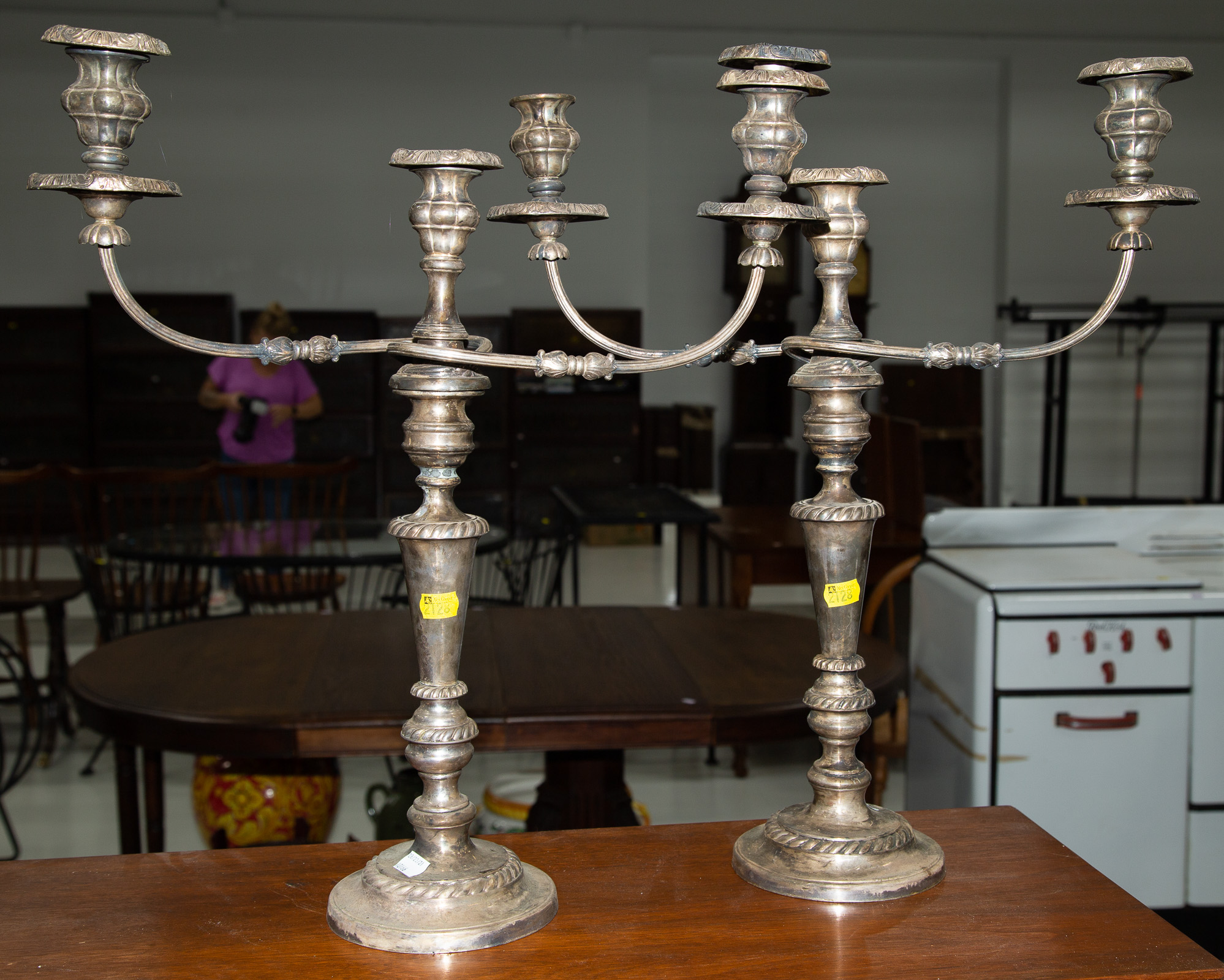 A PAIR OF GEORGIAN STYLE SILVER