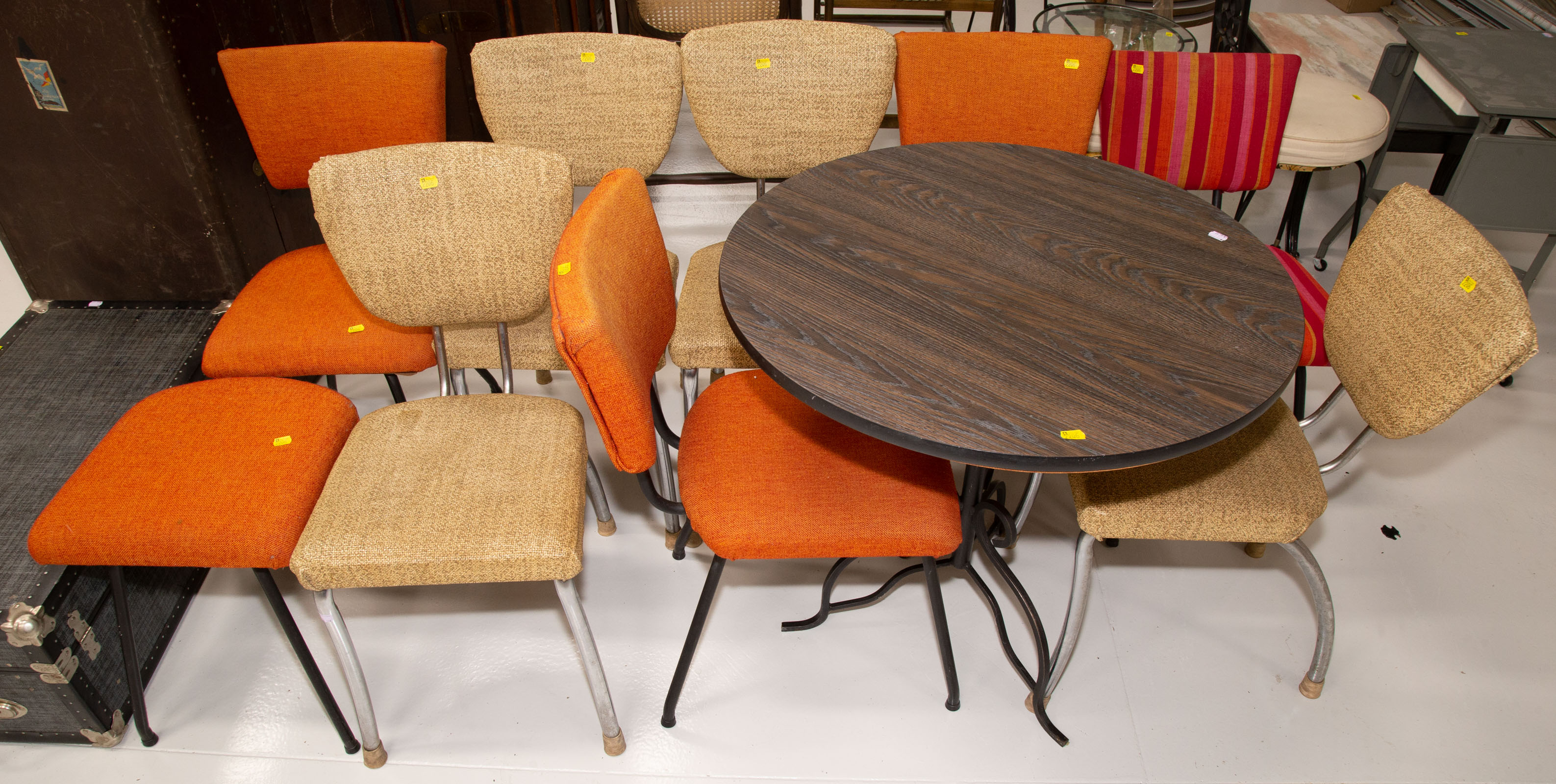 GROUPING OF MID CENTURY STYLE FURNITURE 335143