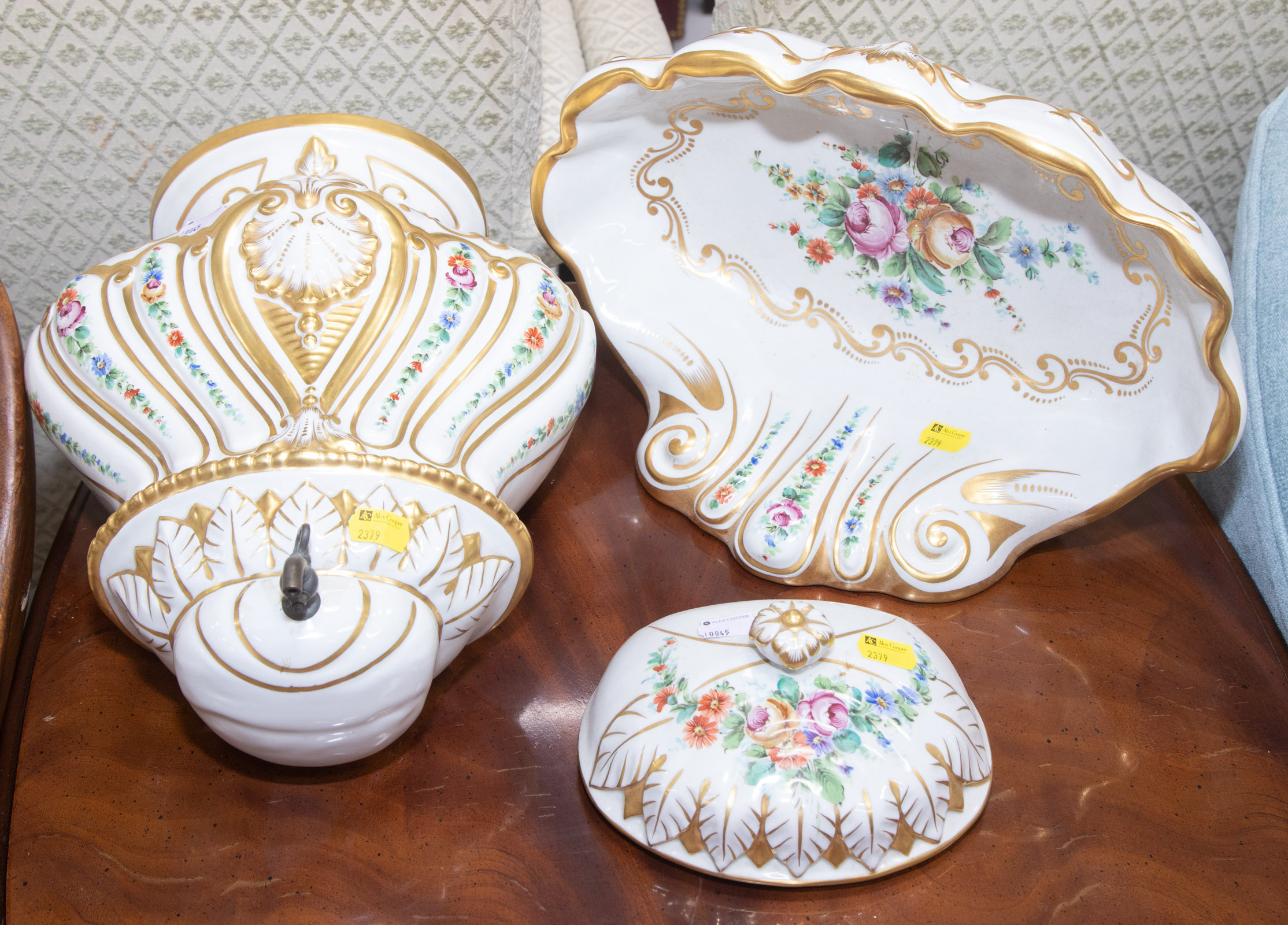 FRENCH GILT FLORAL DECORATED 3351e8