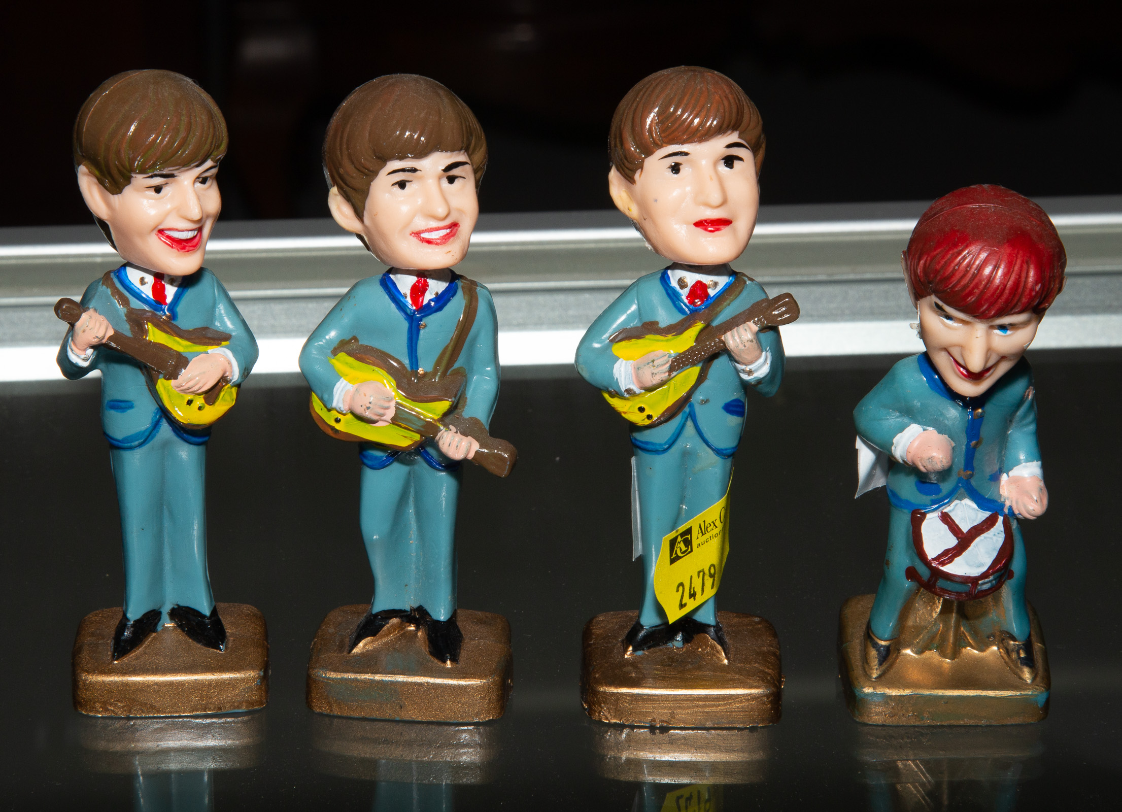 FOUR VINTAGE PLASTIC BEATLES BOBBLE 335242