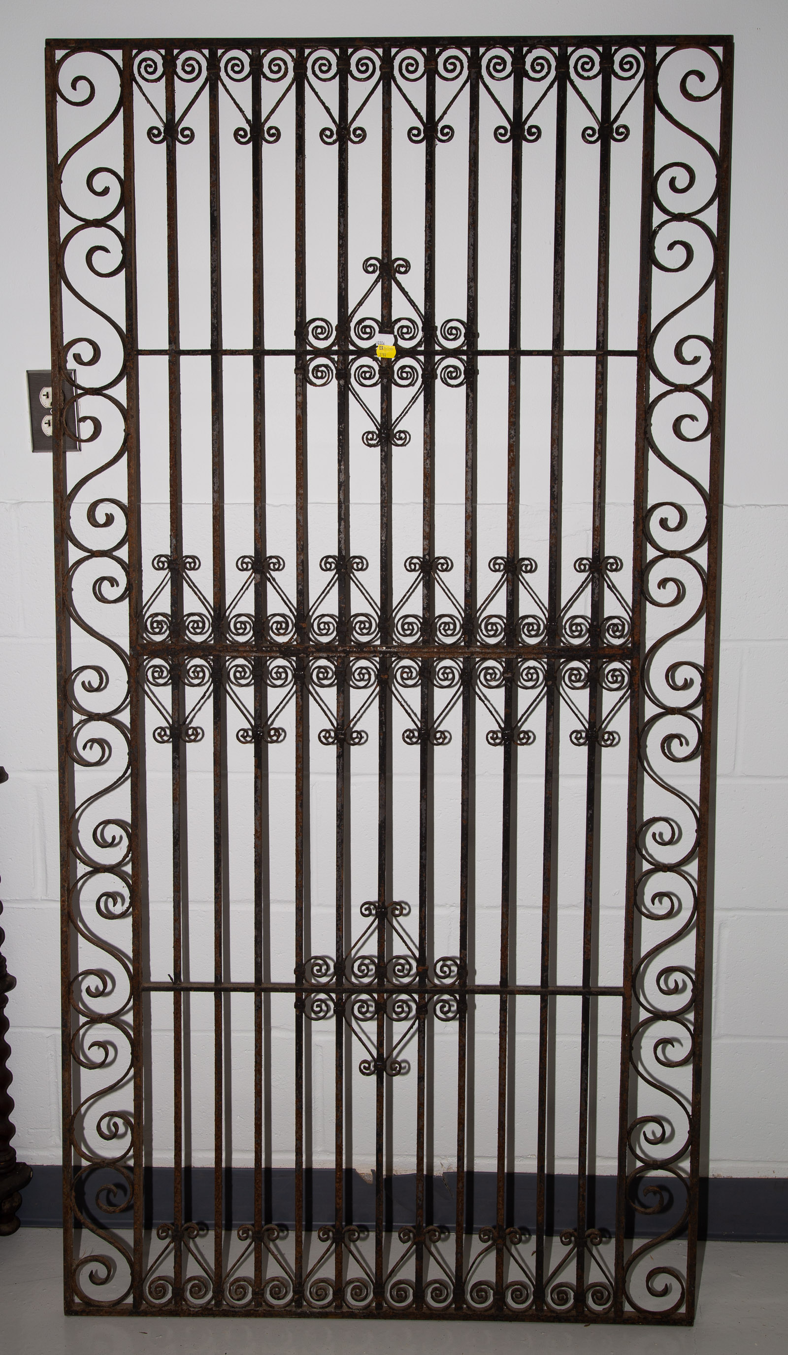 AMERICAN WROUGHT IRON GRATE 19th
