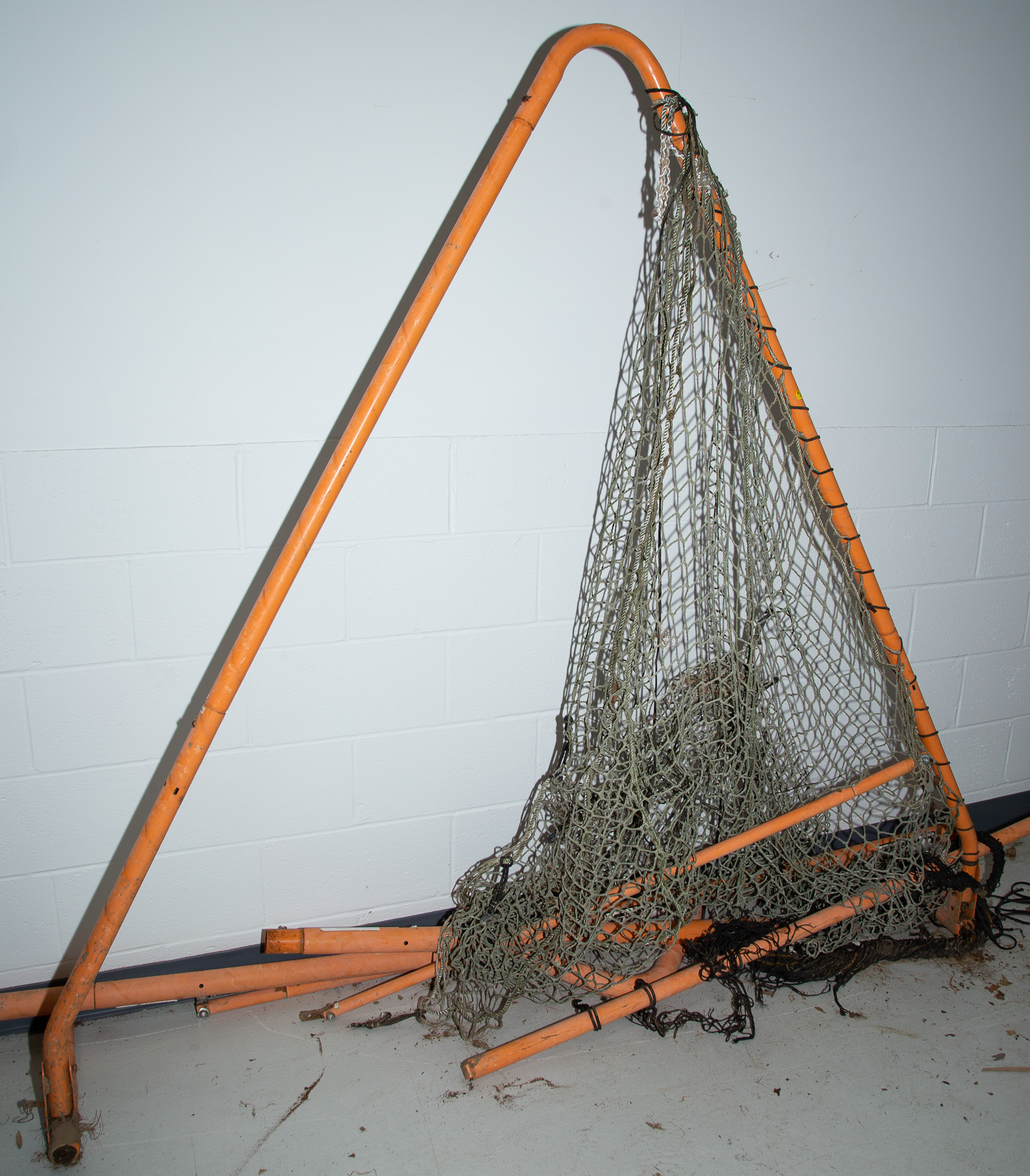 METAL LACROSSE GOAL .