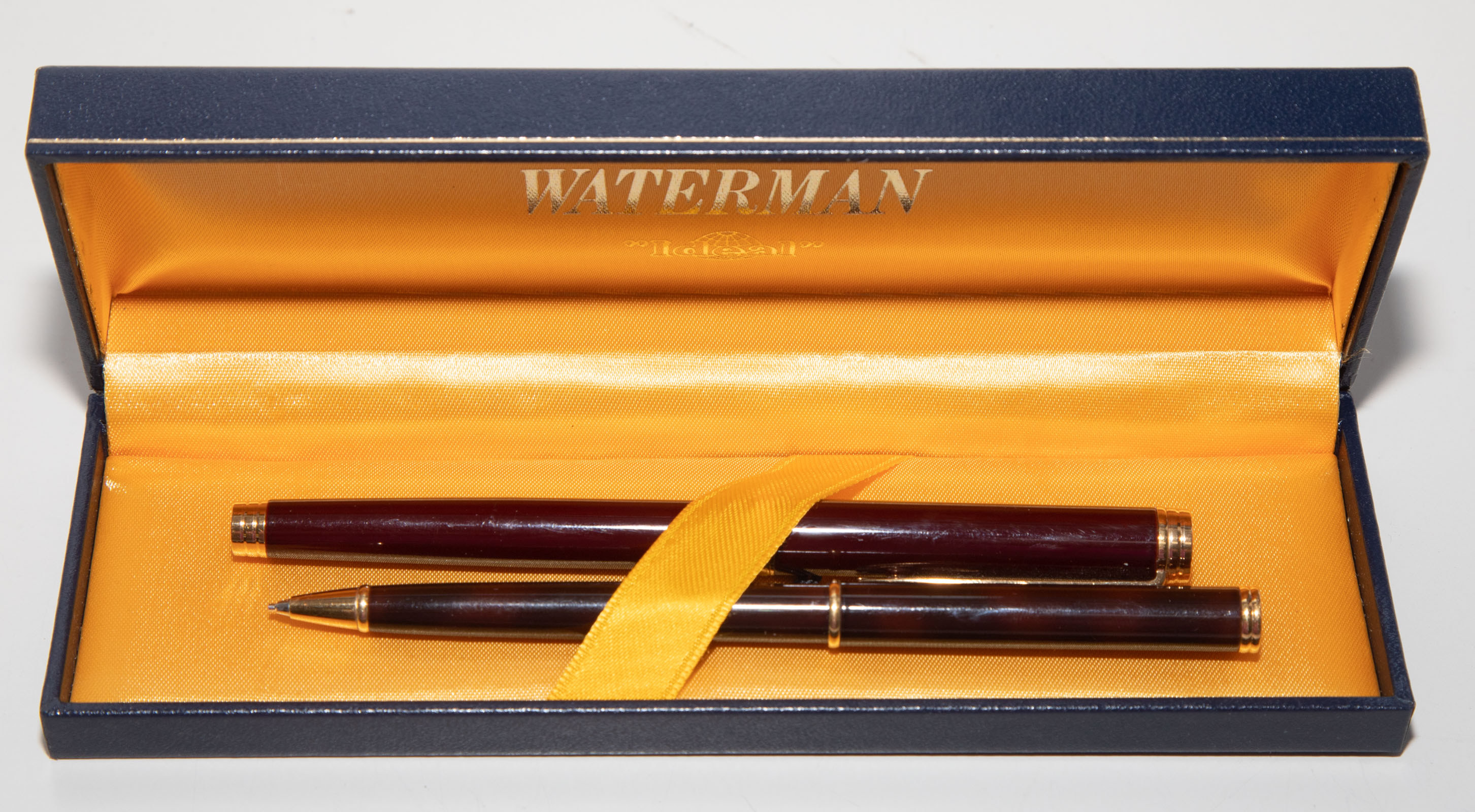 WATERMAN FOUNTAIN PEN WITH CASE 337d4f