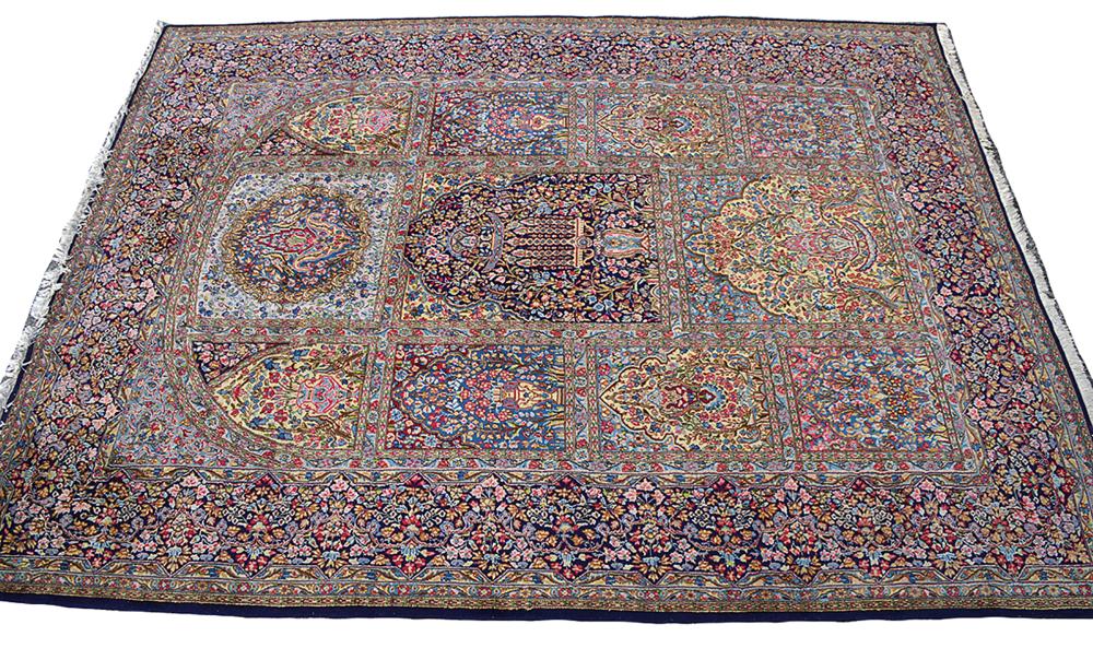 KERMAN (KIRMAN) VINTAGE CARPETKerman