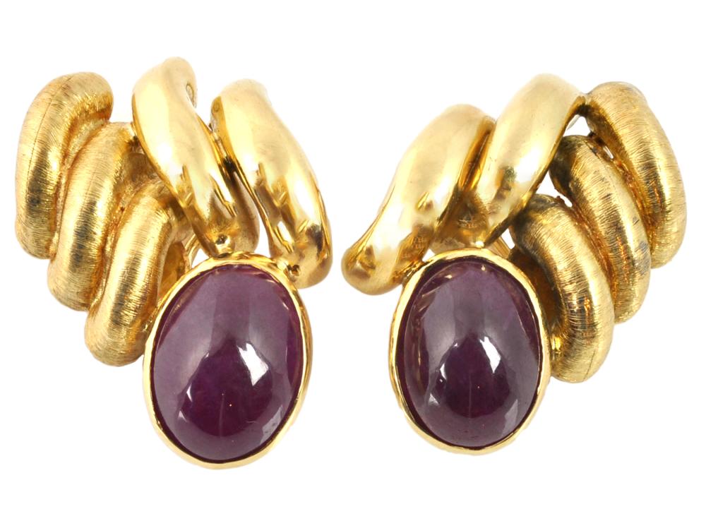 18KT GOLD CABOCHON RUBY CLIP EARRINGSSan