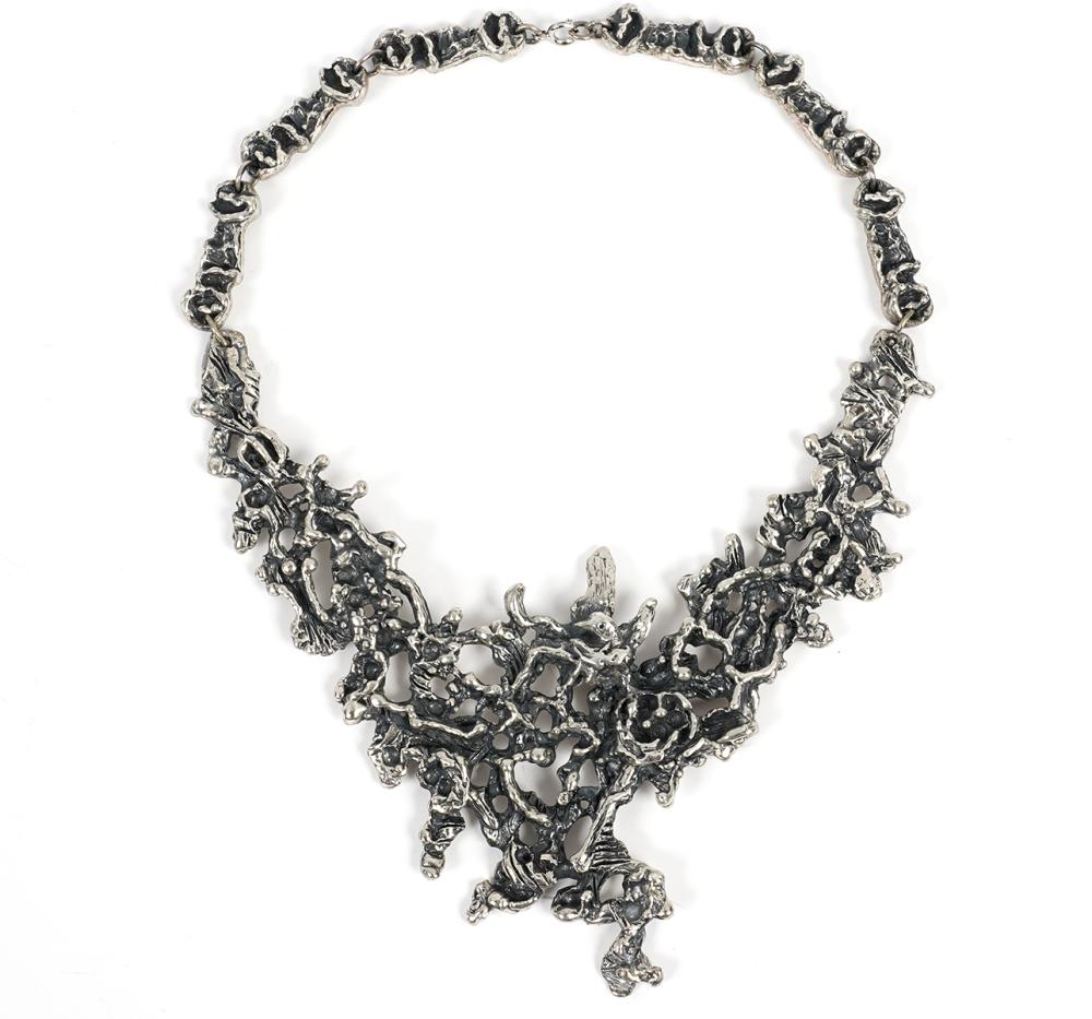 GUY VIDAL VINTAGE SILVER BIB NECKLACEGuy 338103