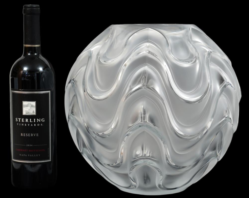 LALIQUE VASE 'VIBRATIONS COLLECTION'Lalique