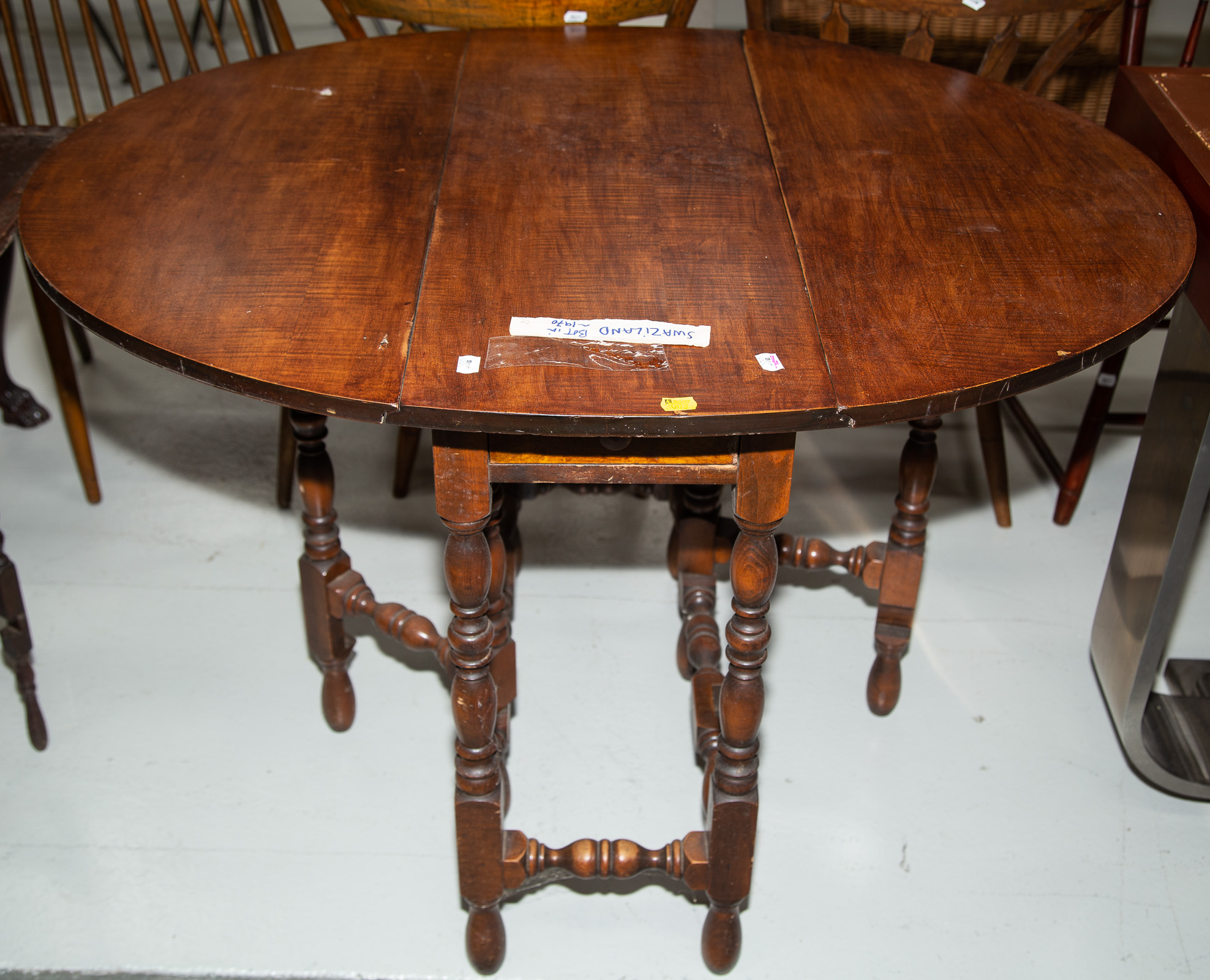 DROP LEAF TABLE WITH TURNED GATE LEG