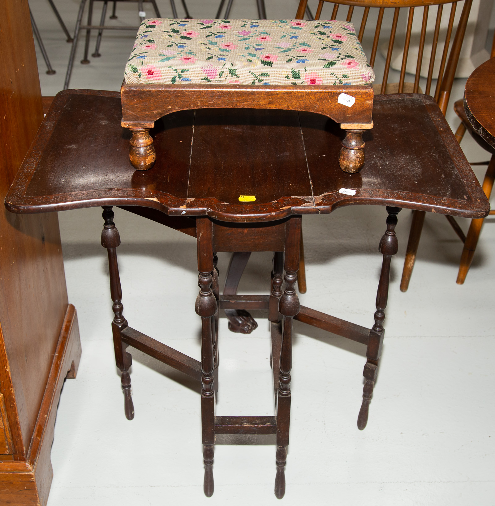 DROP LEAF TABLE FOOT STOOL Comprising 338291