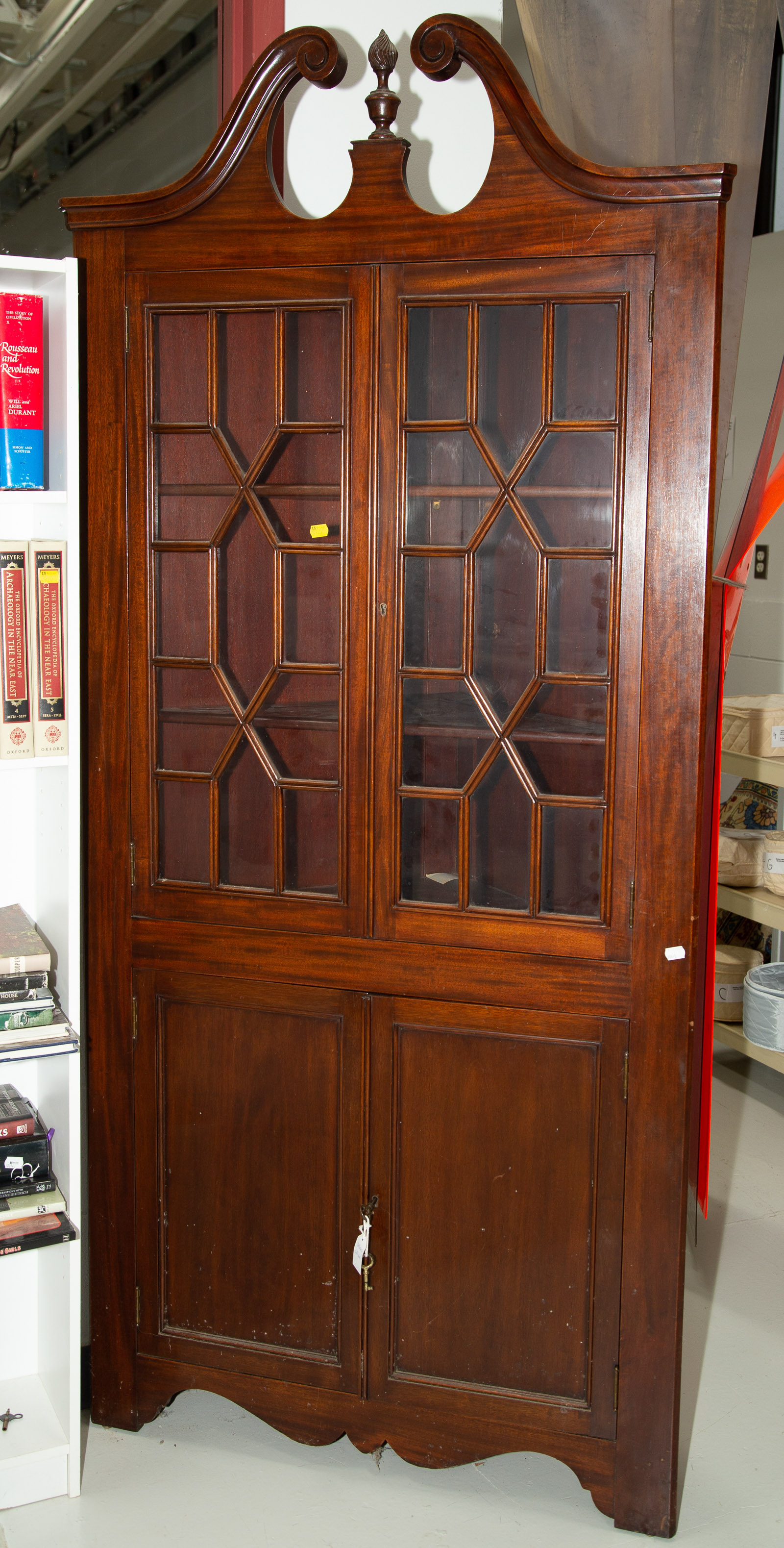 FEDERAL STYLE MAHOGANY CORNER CABINET 338300