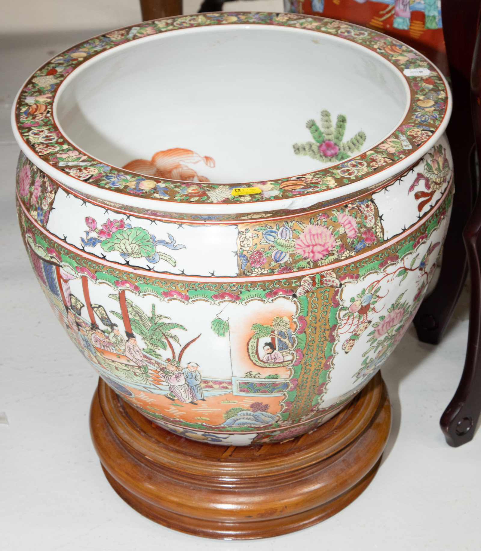 CHINESE ROSE MEDALLION FISH BOWL