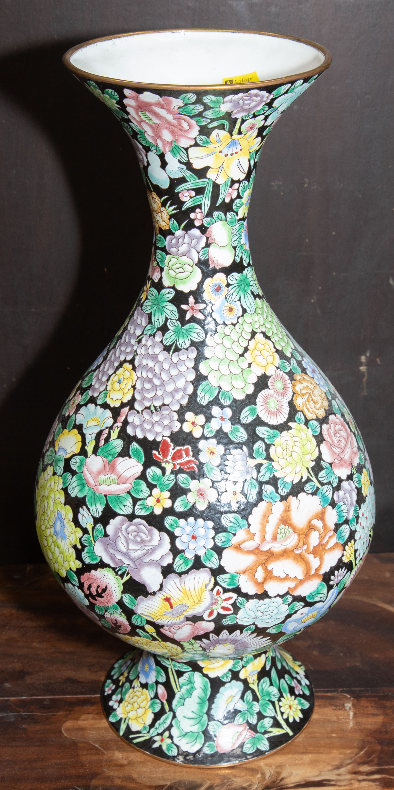 CHINESE PAINTED CANTON ENAMEL VASE 3383d8