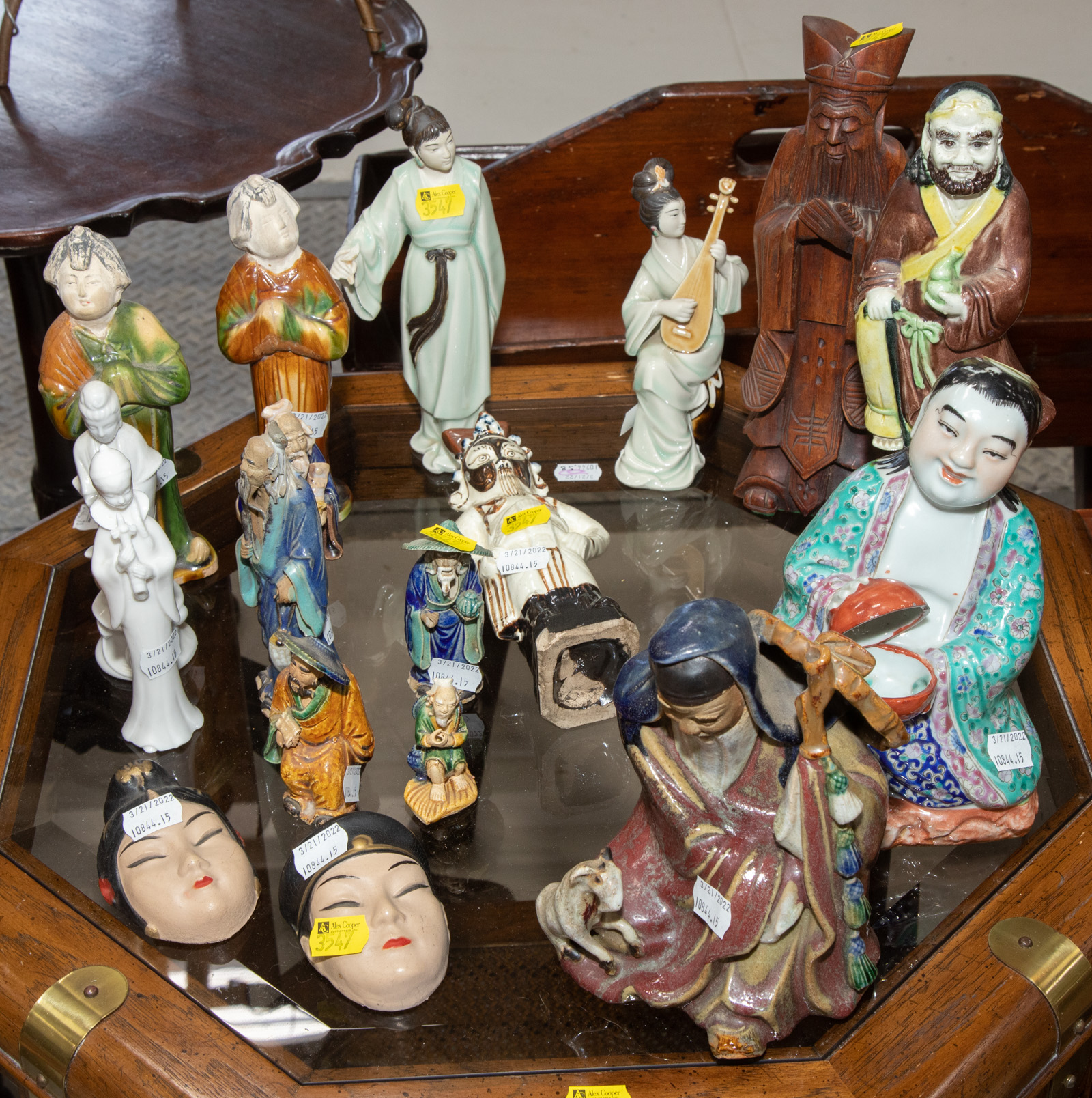 SELECTION OF CHINESE CERAMIC FIGURES 33841e