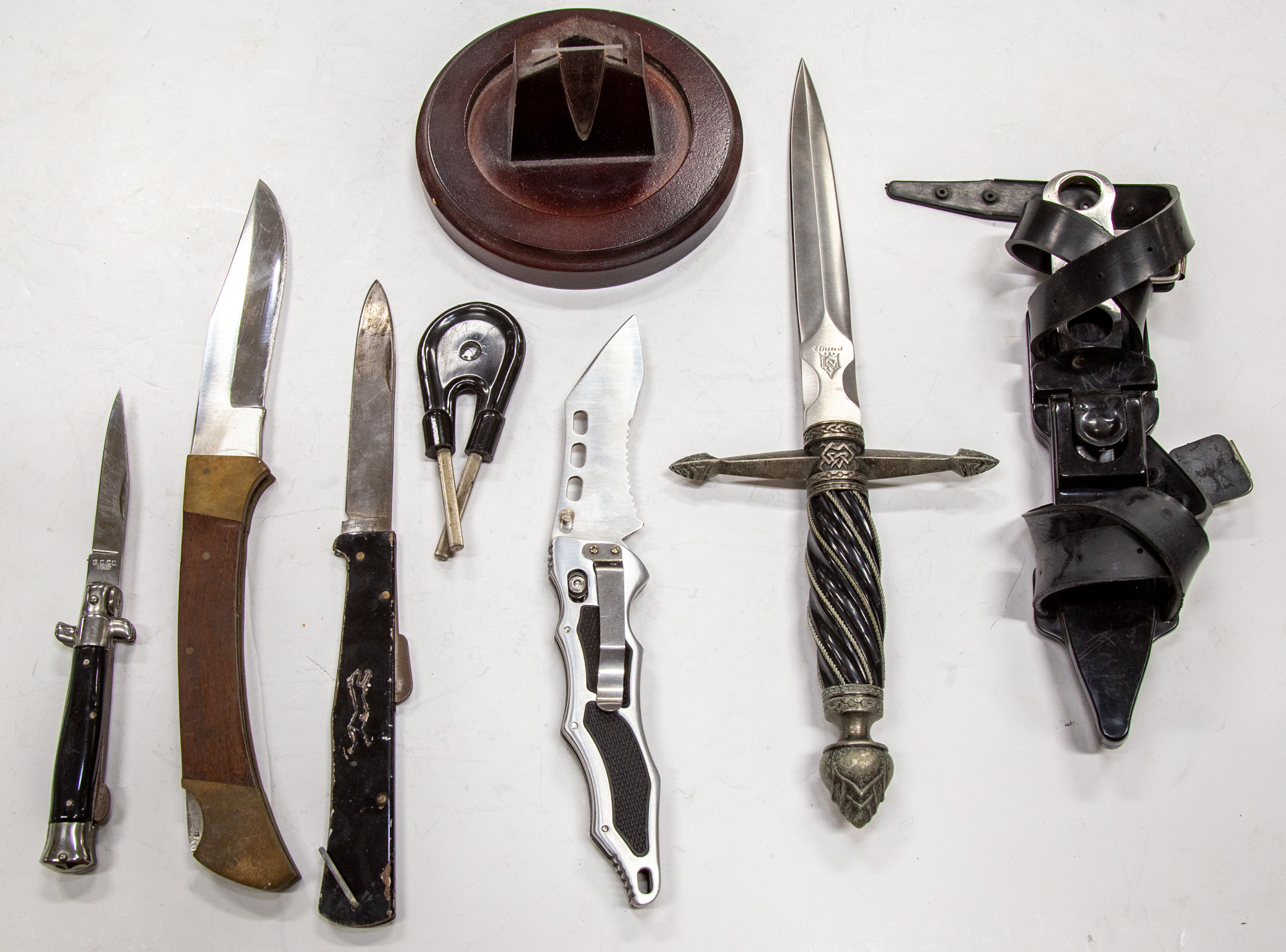SCIENCE FANTASY DAGGER & KNIFE COLLECTION