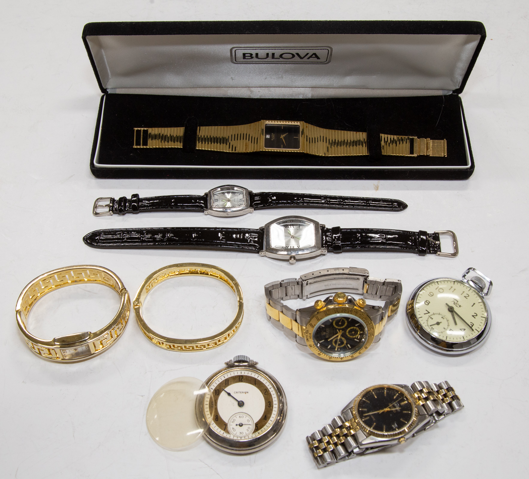 A SELECTION OF WATCHES & A BRACELET