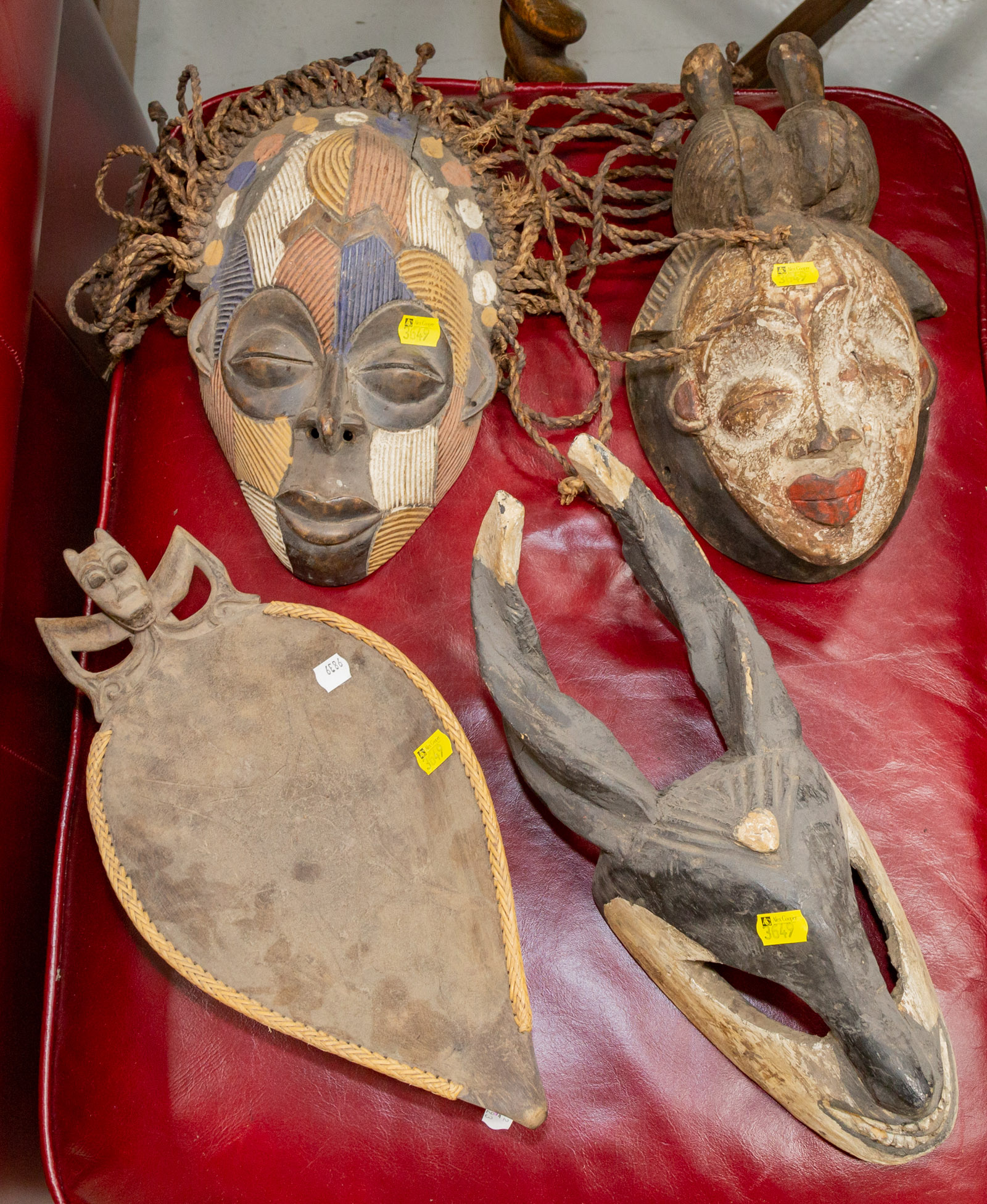 THREE AFRICAN CARVED WOOD MASKS 33847b