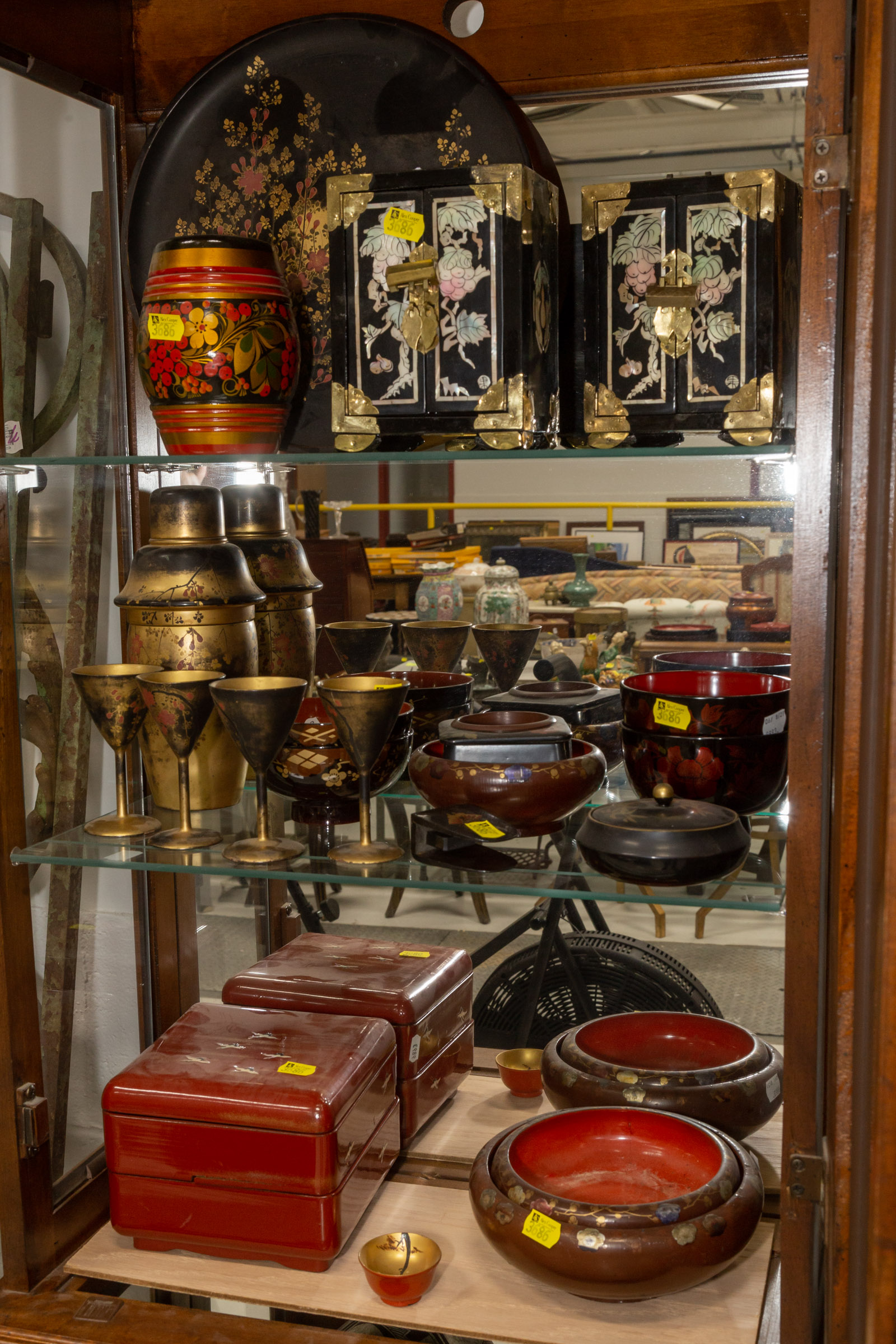 SELECTION OF LACQUER WARE Primarily