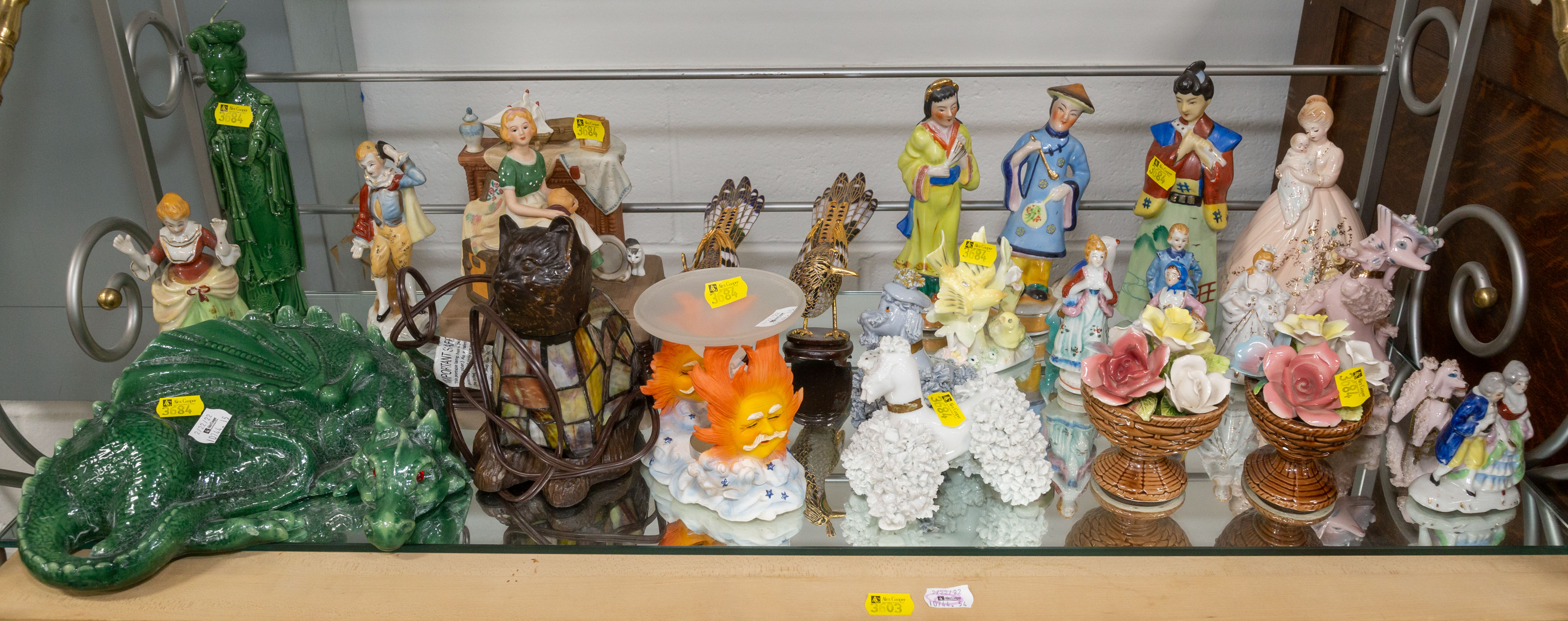 ASSORTED SMALL FIGURINES & ORNAMENTS