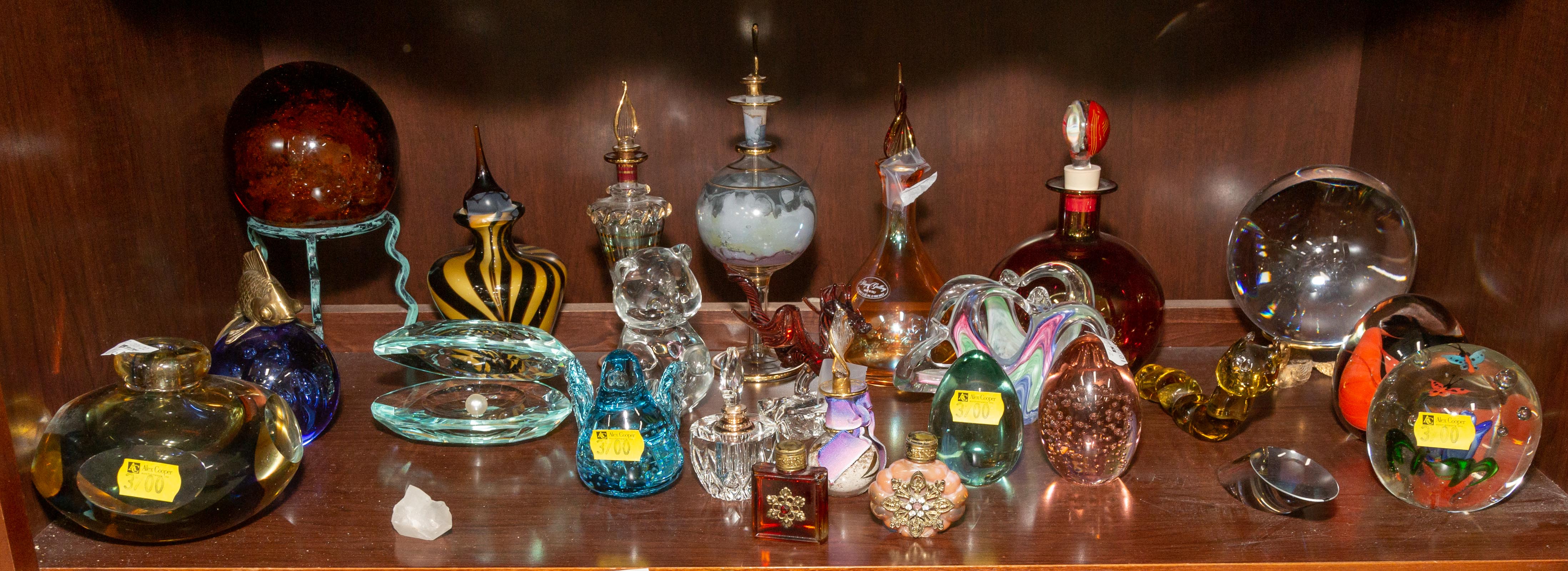 SELECTION OF CONTEMPORARY ART GLASS