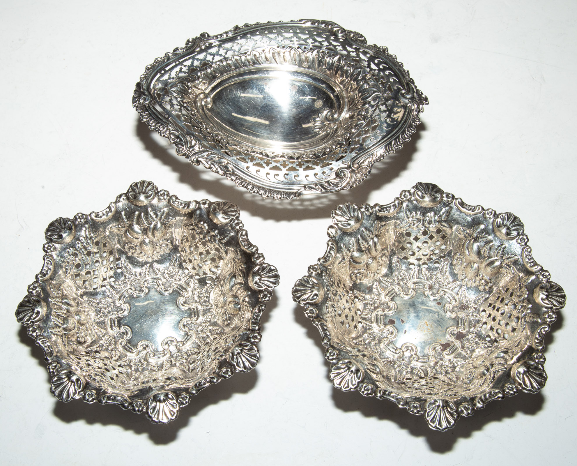 THREE SMALL ENGLISH STERLING BASKETS 3384d9