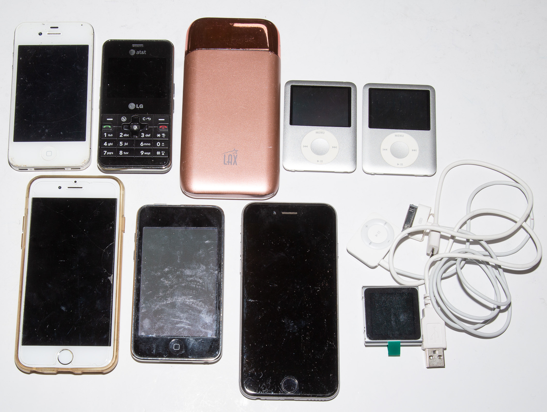 GROUP OF USED CELL PHONES With 3384e5