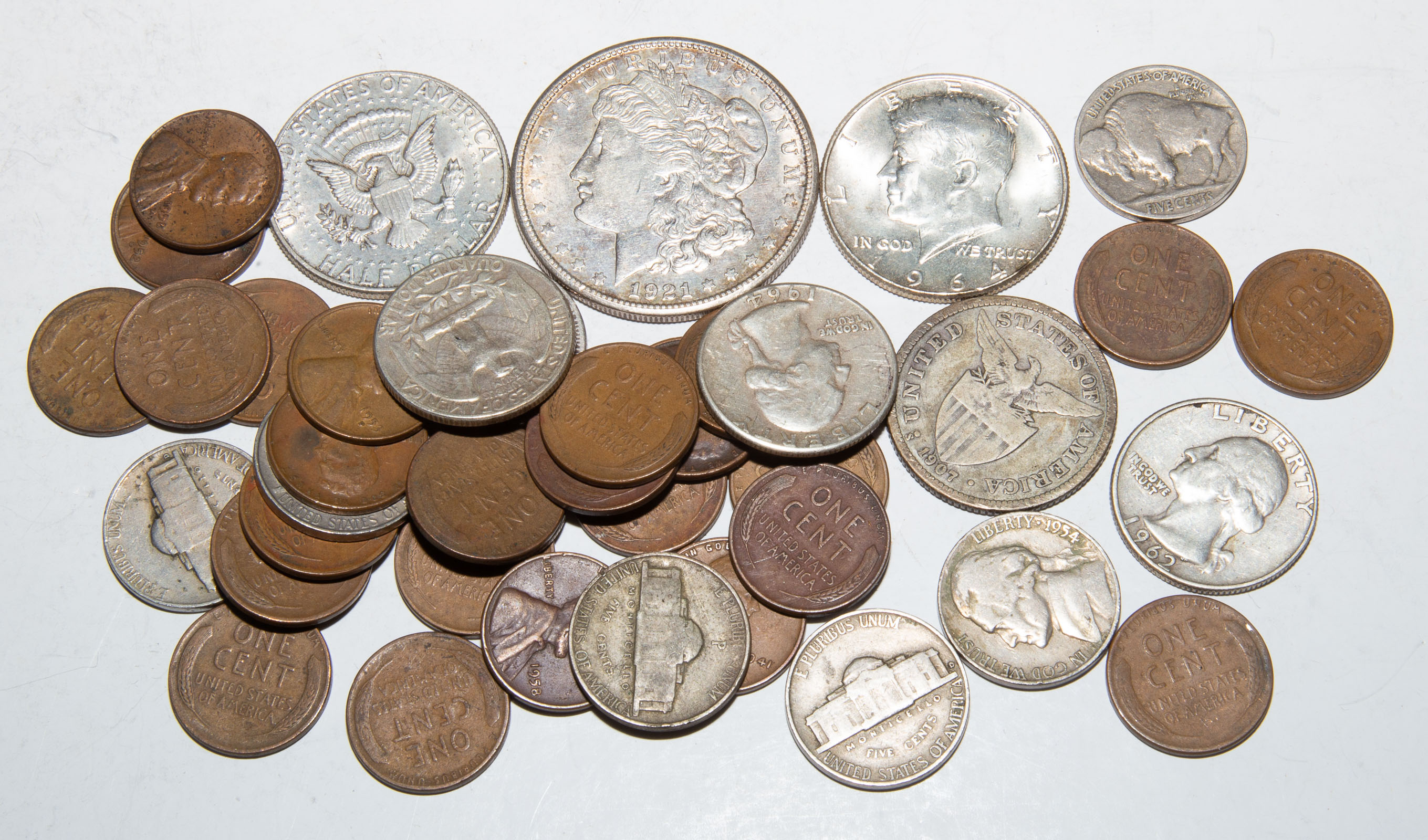 A SELECTION OF UNITED STATES COINS 3384f6