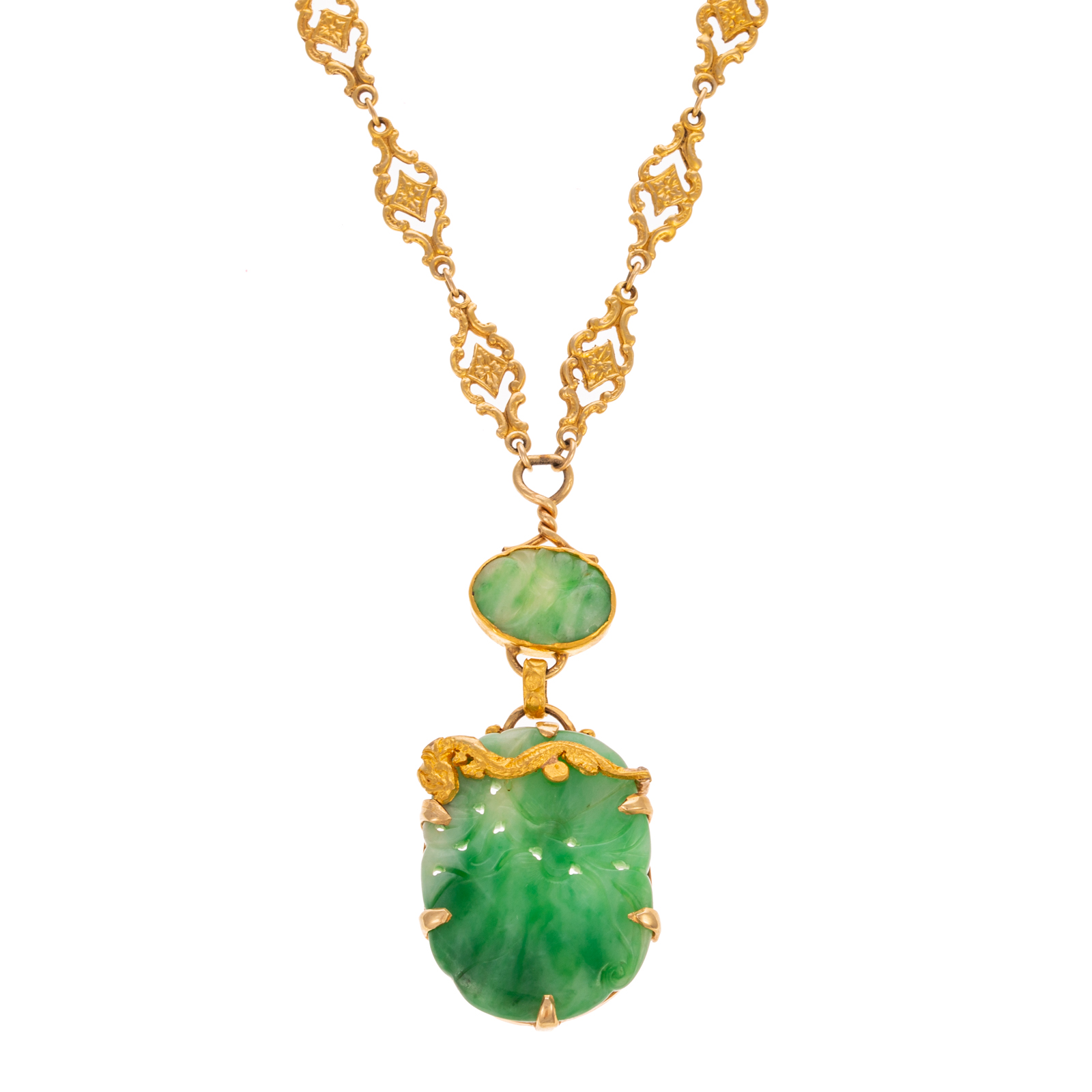 A 14K CARVED JADE NECKLACE WITH 33852a