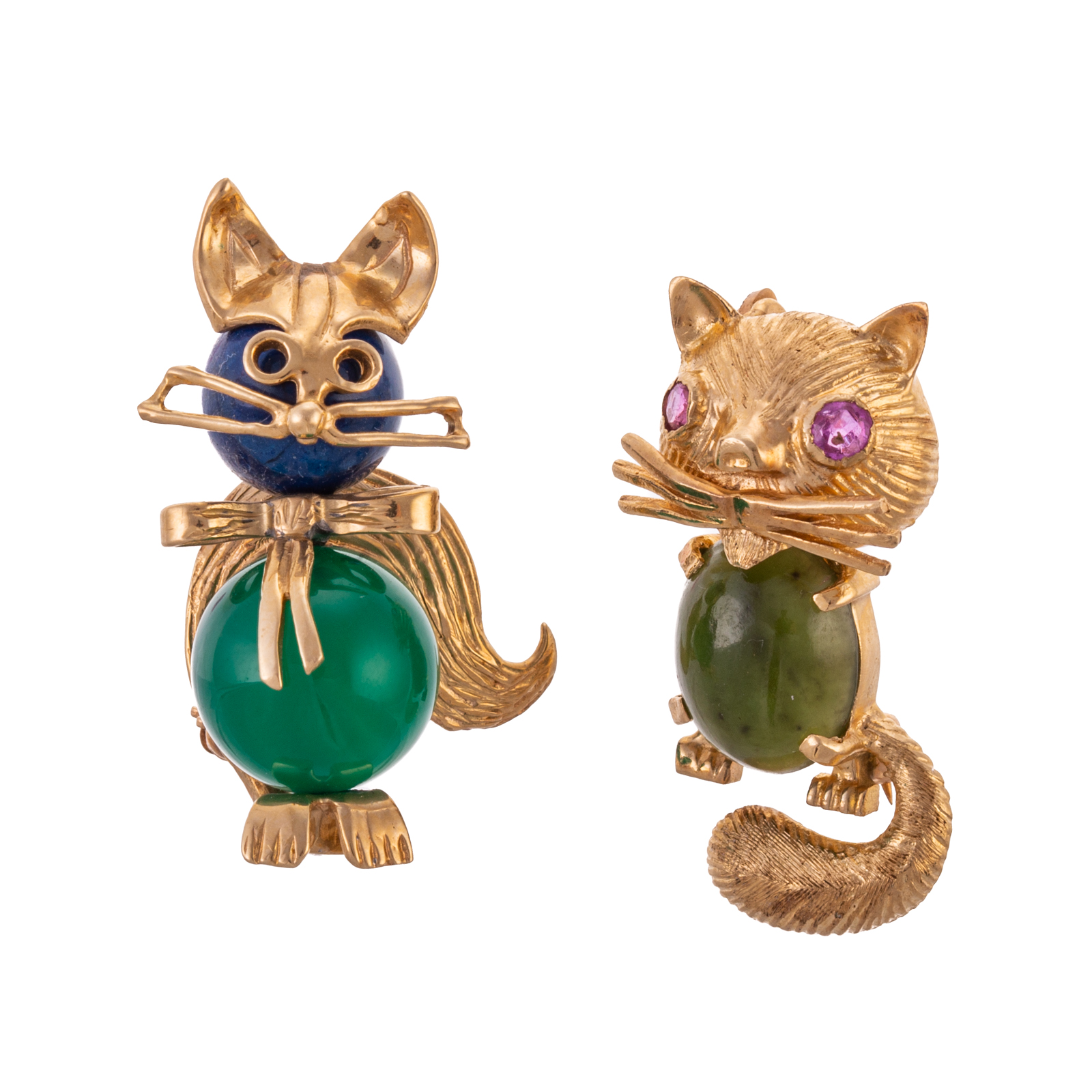 A PAIR OF CAT GEMSTONE PINS IN 33853f