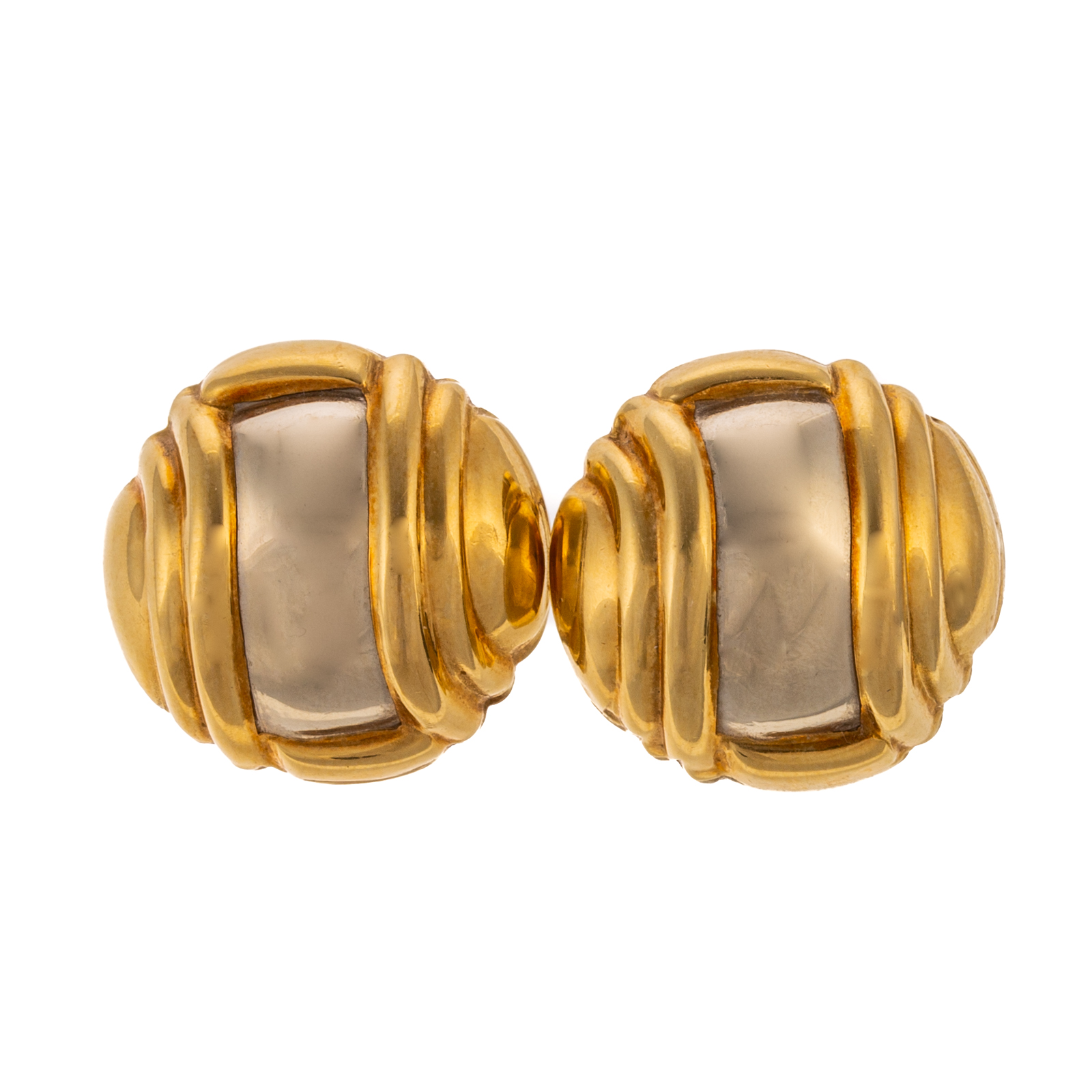 A PAIR OF TWO TONE 18K BUTTON EARRINGS 33857a