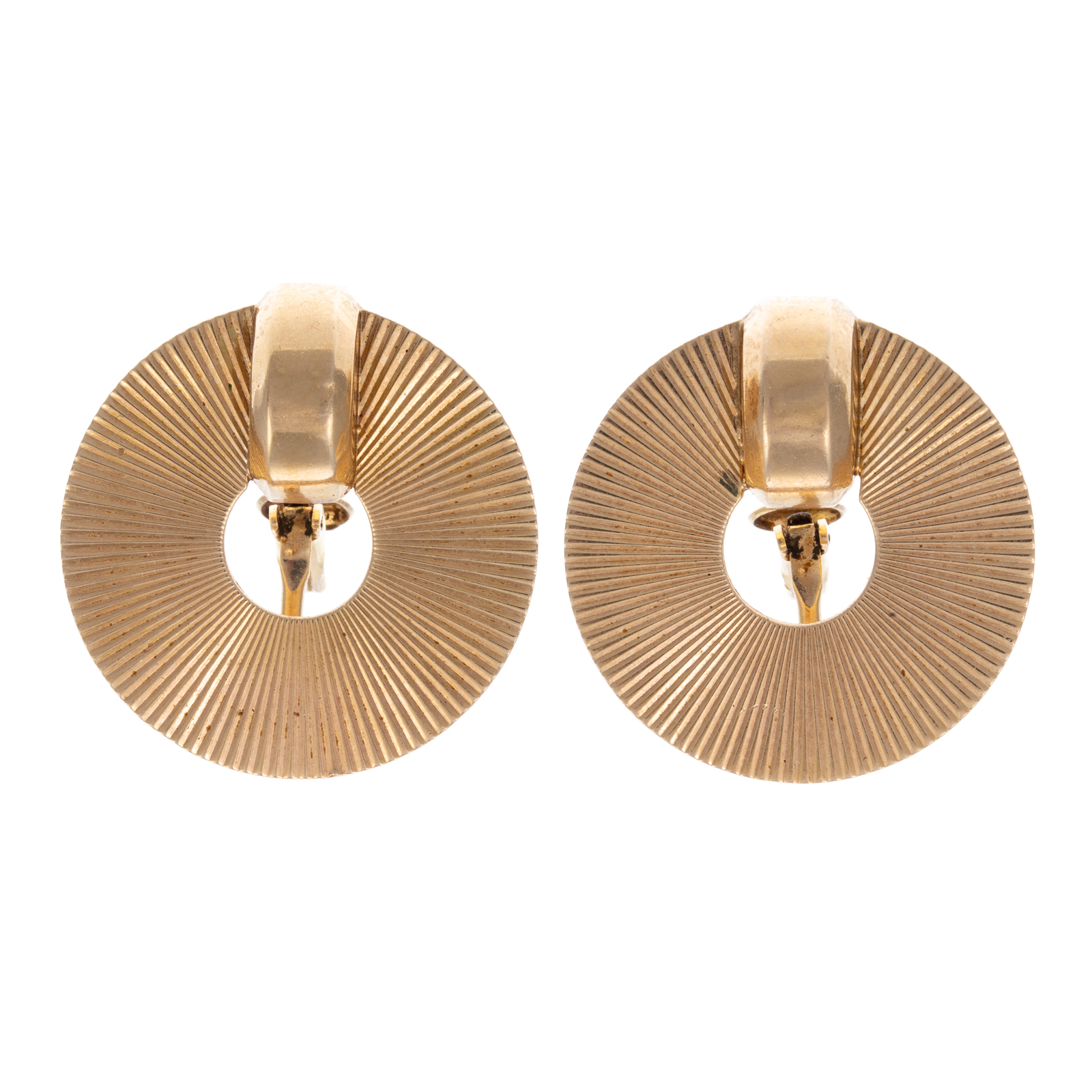 A PAIR OF ROUND RETRO EARRINGS