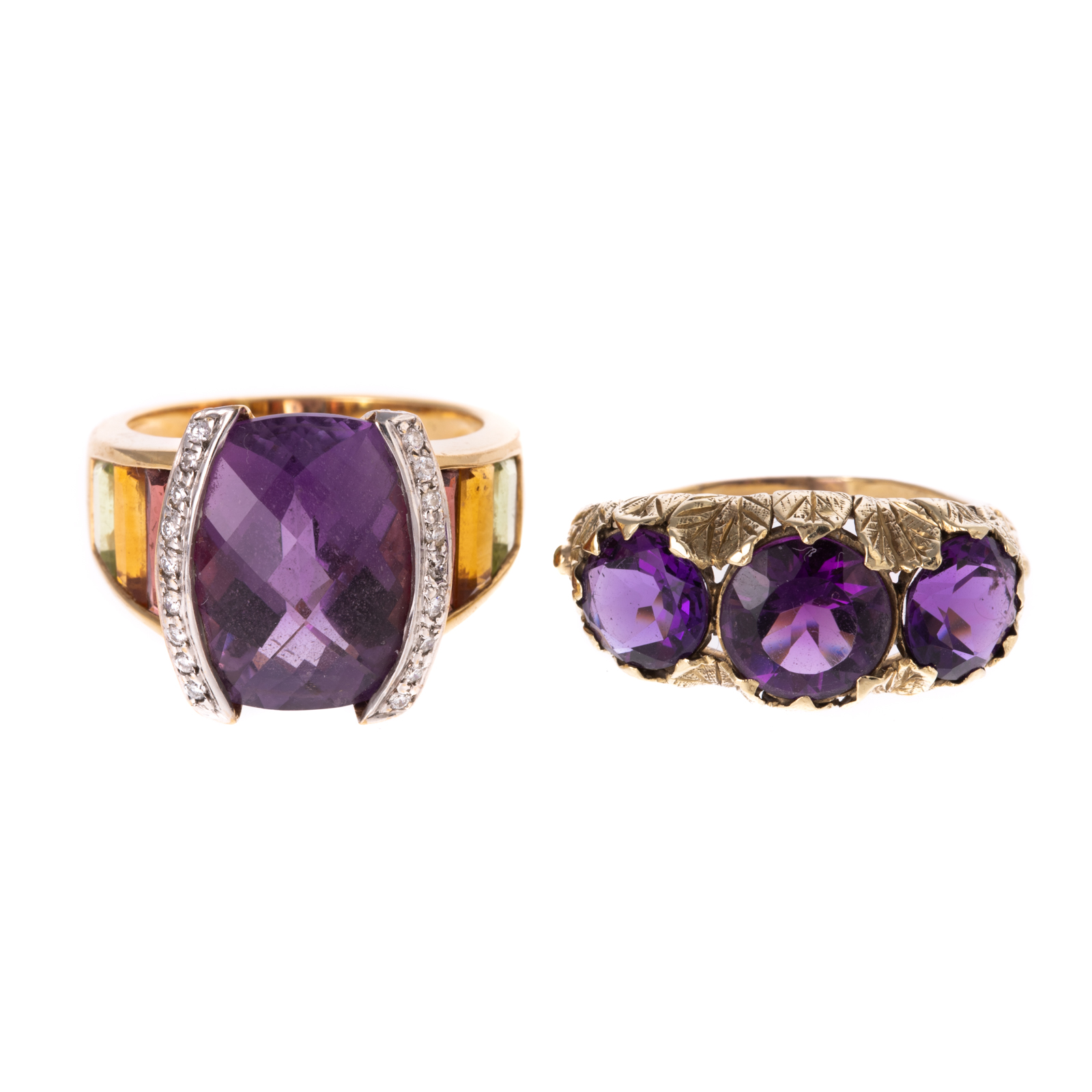 A PAIR OF AMETHYST GEMSTONE RINGS 3385a2