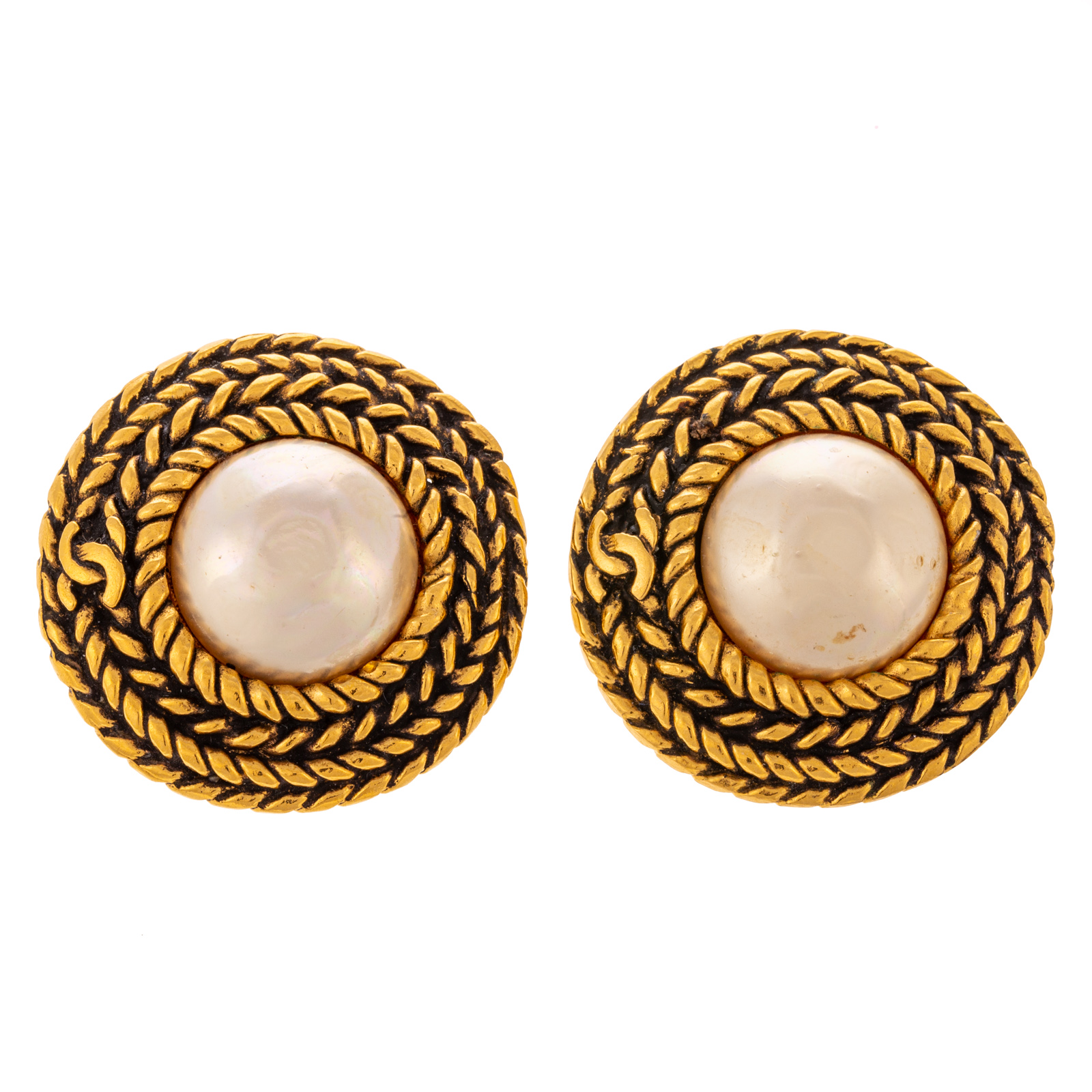 CHANEL PEARL CHAIN DETAIL EARRINGS 338625