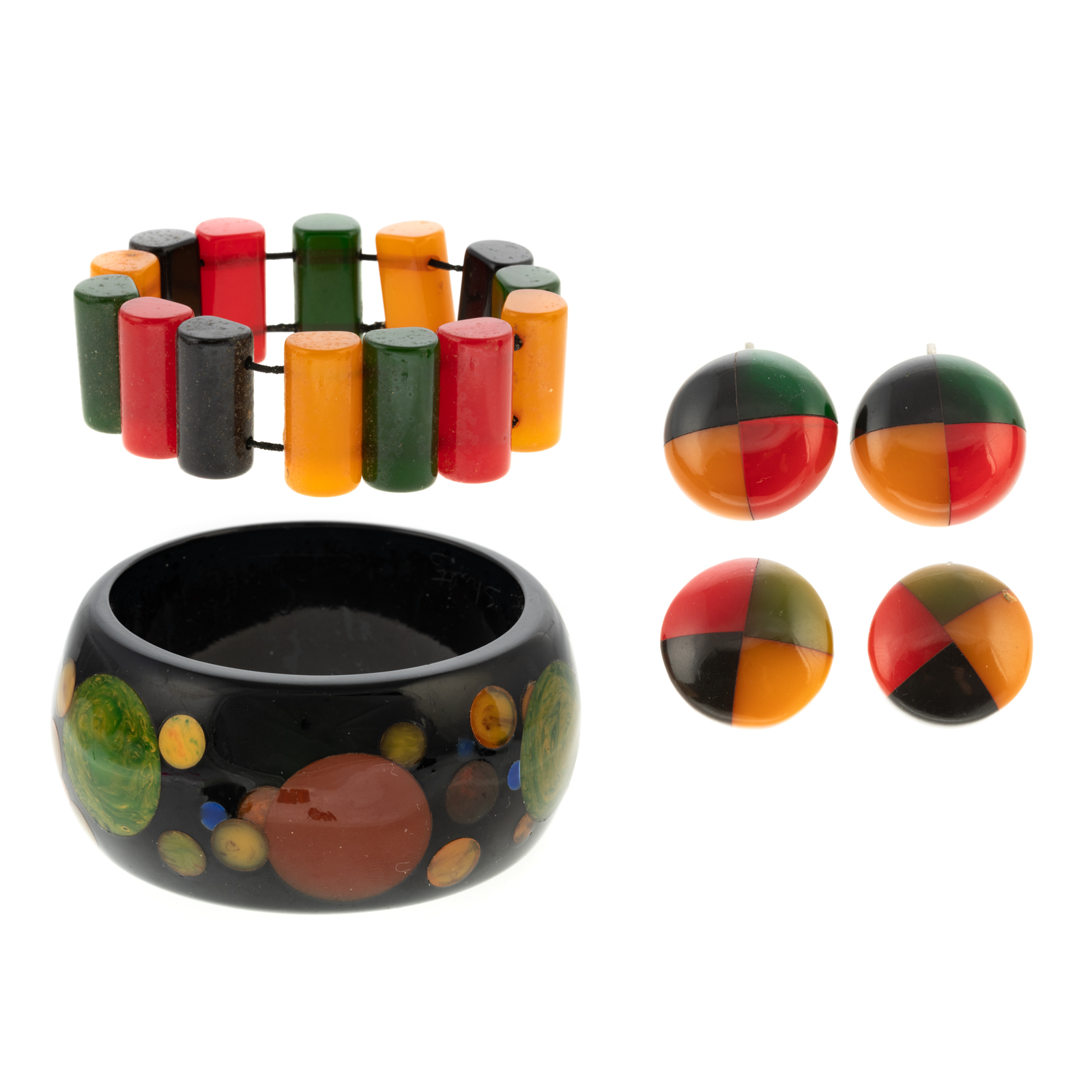 AN ECLECTIC COLLECTION OF BAKELITE