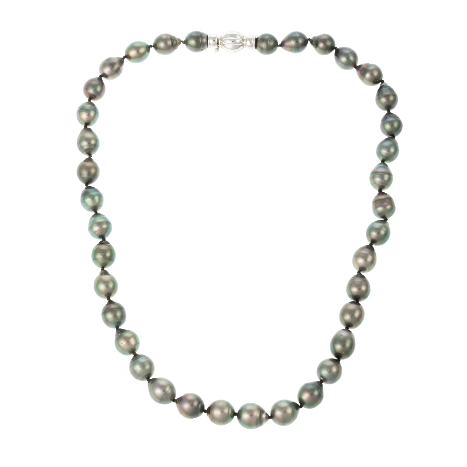 A TAHITIAN 9 MM PEARL NECKLACE 3386a5