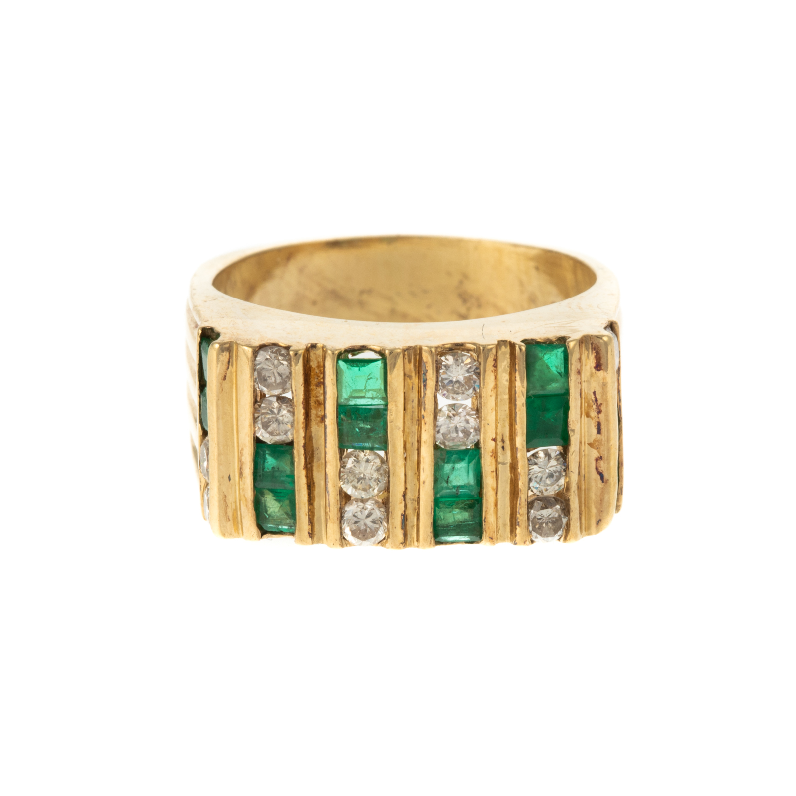 A CHANNEL SET EMERALD DIAMOND 3386a8