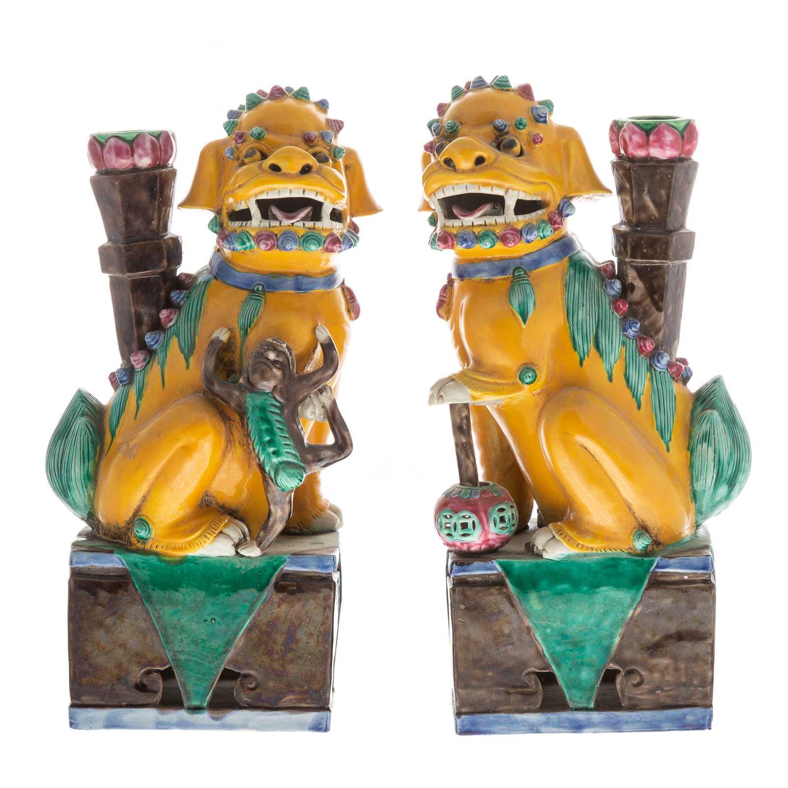 A PAIR OF CHINESE EXPORT FOO DOGS 338886